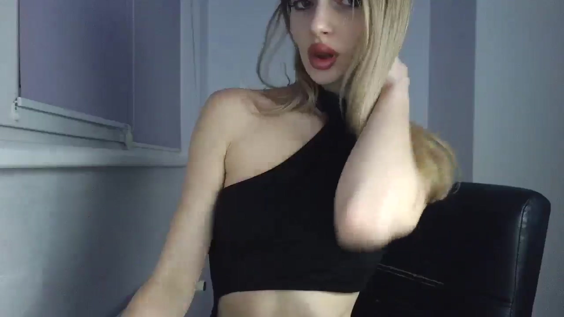 Gallery image thumbnail from MaryyCo's myfreecams stream on, 02/19/2026, 16:18 image 16 of 20