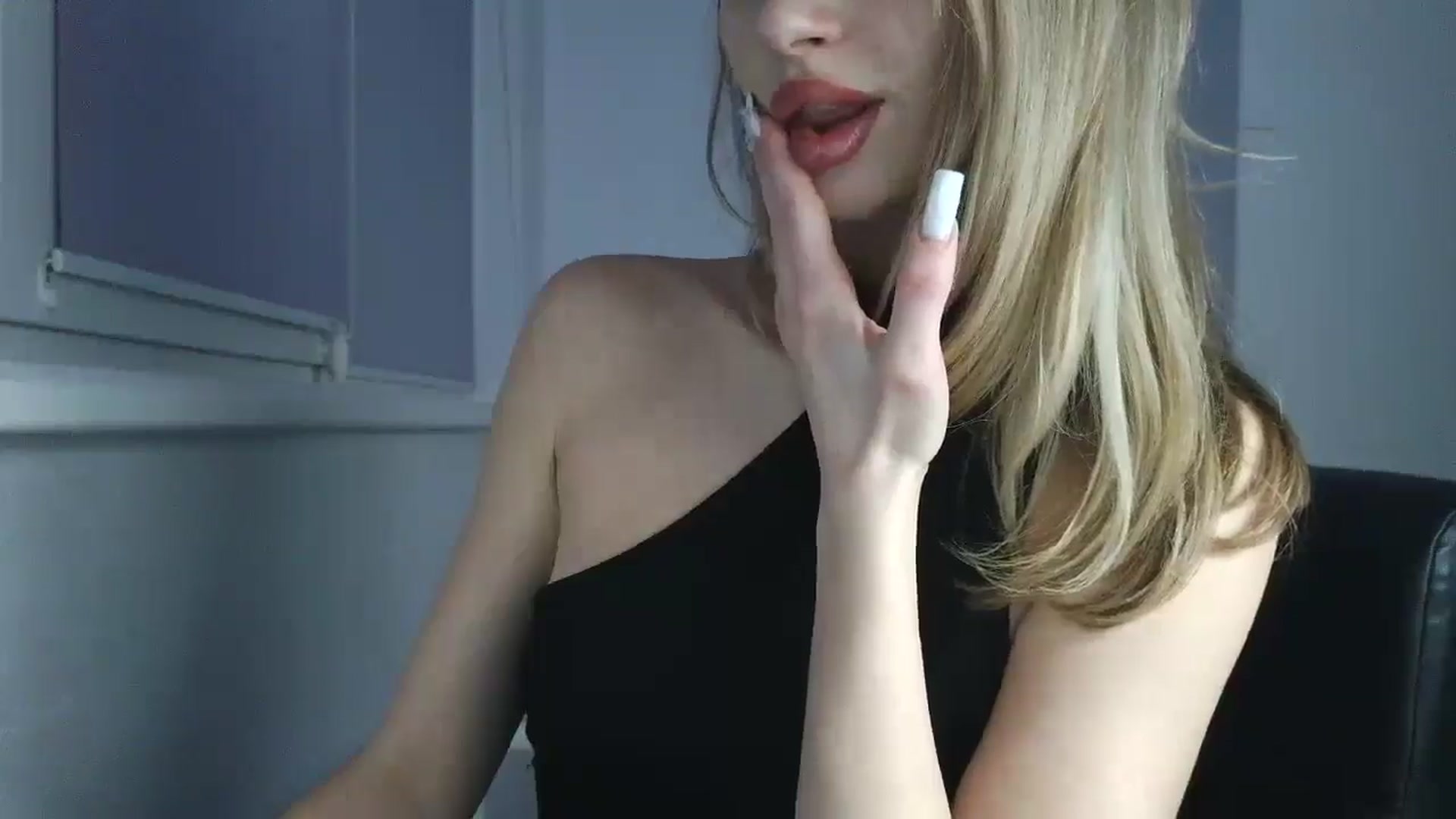 Gallery image thumbnail from MaryyCo's myfreecams stream on, 02/19/2026, 16:18 image 10 of 20