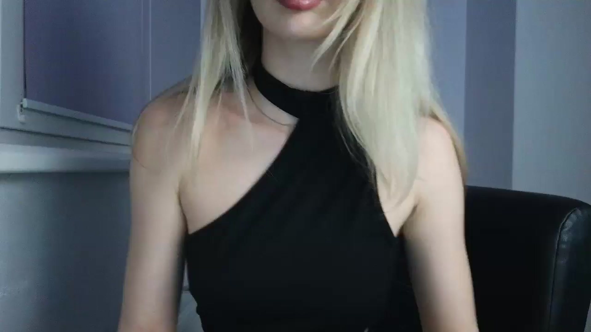 Gallery image thumbnail from MaryyCo's myfreecams stream on, 03/18/2026, 23:11 image 16 of 20
