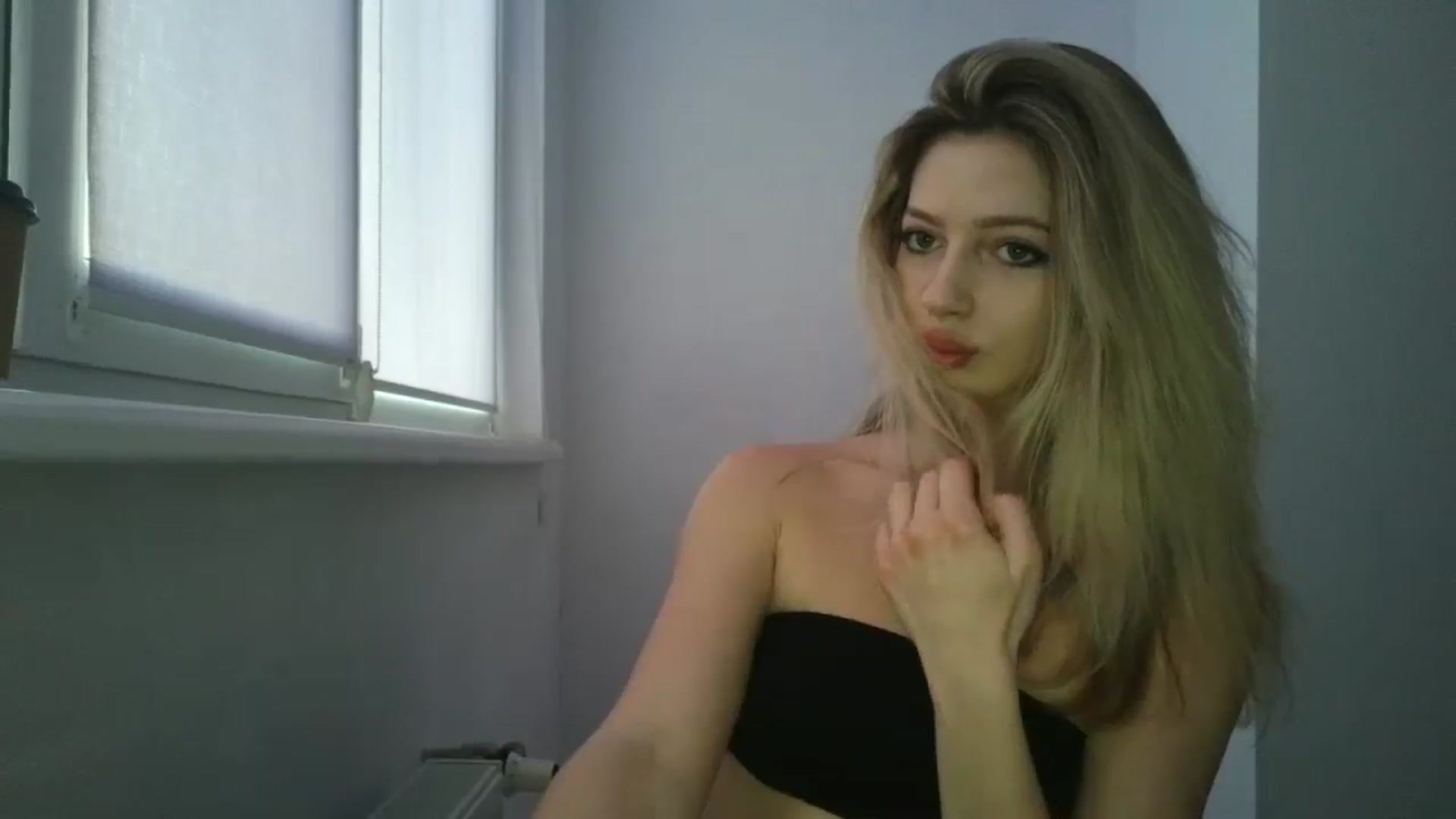 Gallery image thumbnail from MaryyCo's myfreecams stream on, 03/23/2026, 16:17 image 16 of 20
