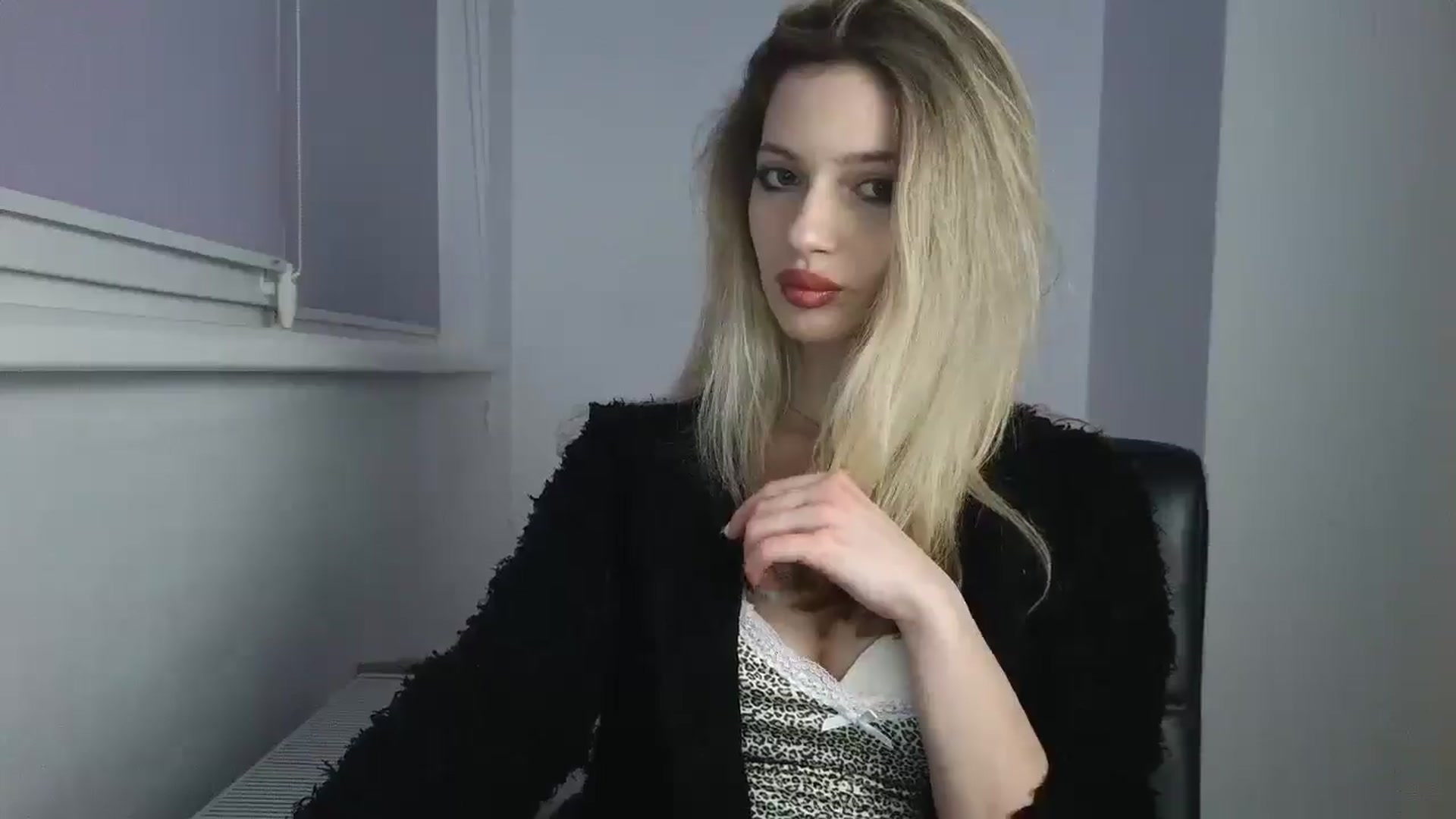 Gallery image thumbnail from MaryyCo's myfreecams stream on, 03/24/2026, 21:42 image 15 of 20