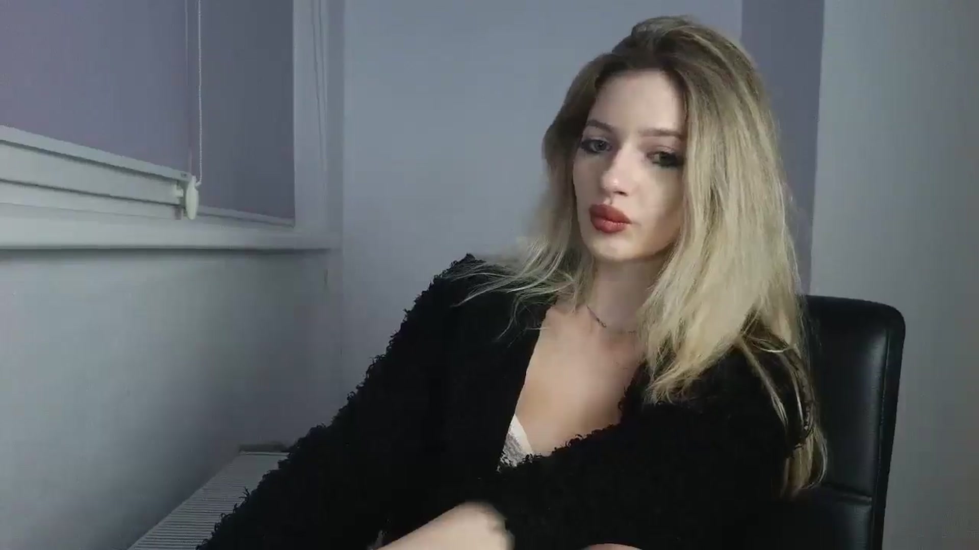 Gallery image thumbnail from MaryyCo's myfreecams stream on, 03/24/2026, 21:42 image 14 of 20