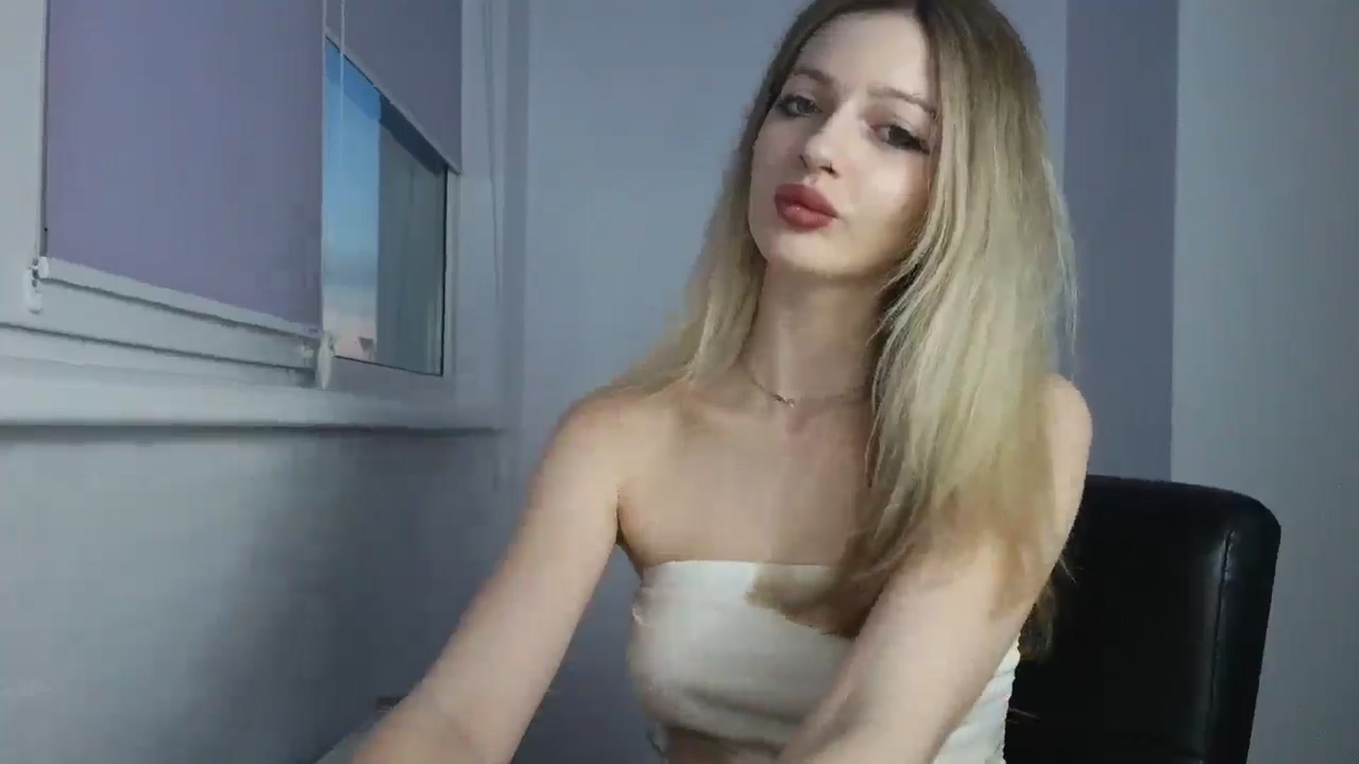 Gallery image thumbnail from MaryyCo's myfreecams stream on, 03/26/2026, 16:52 image 7 of 20