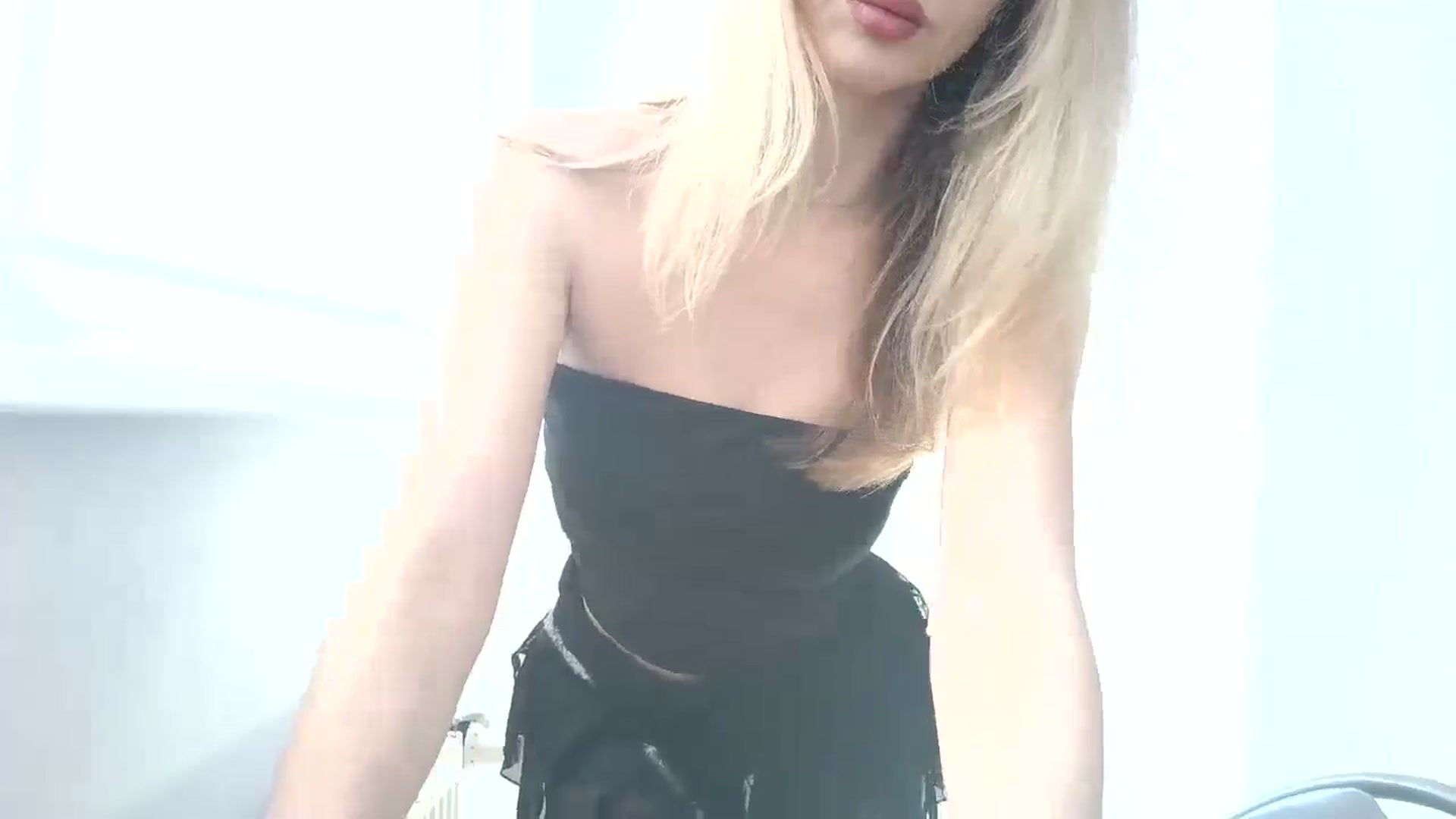 Gallery image thumbnail from MaryyCo's myfreecams stream on, 04/15/2026, 12:26 image 10 of 20