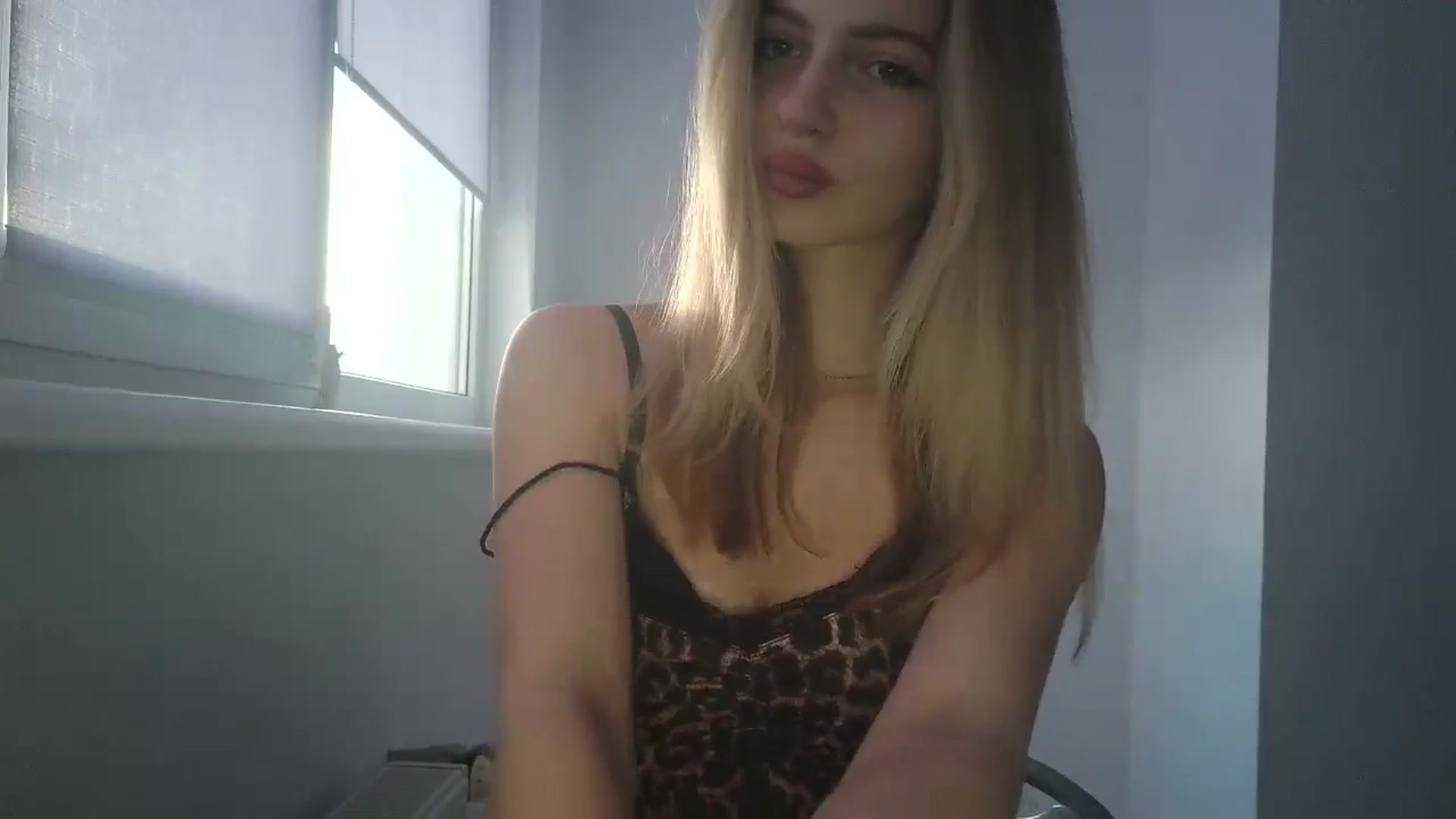 Gallery image thumbnail from MaryyCo's myfreecams stream on, 04/21/2026, 16:56 image 12 of 20