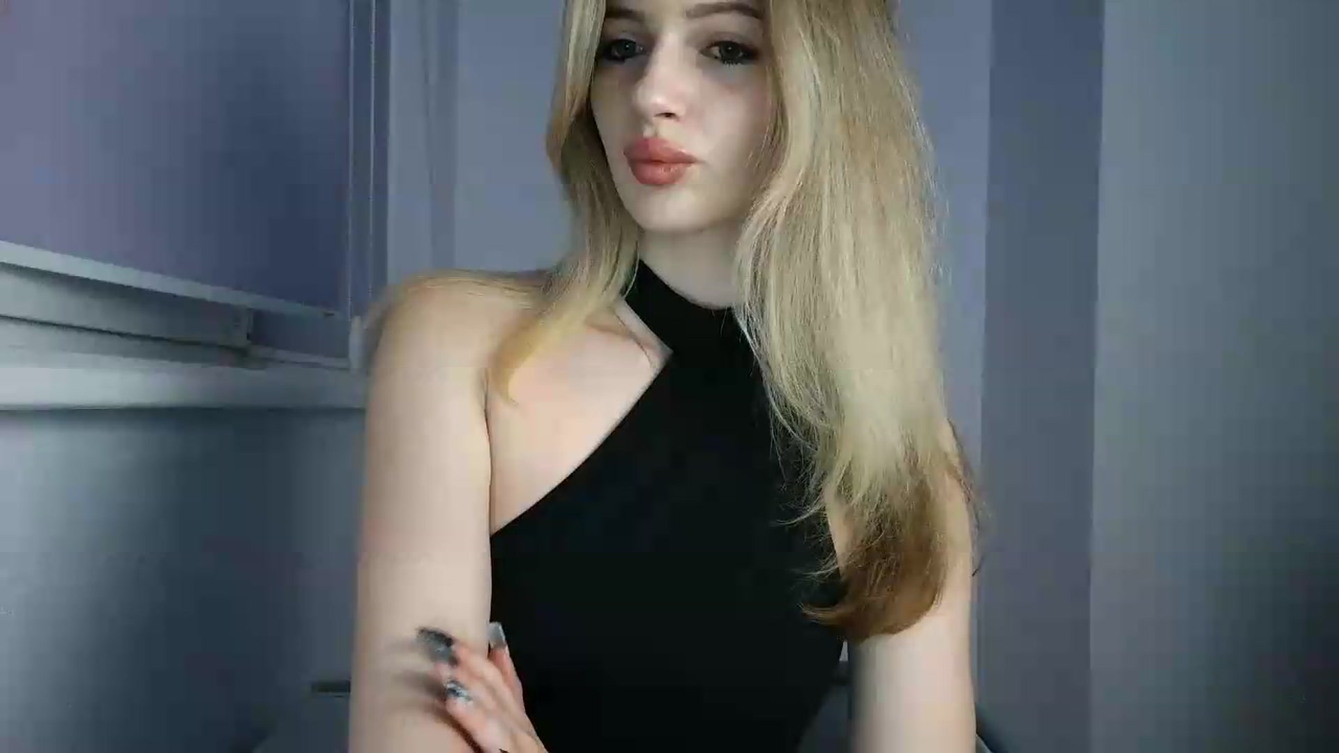 Gallery image thumbnail from MaryyCo's myfreecams stream on, 06/05/2026, 23:13 image 3 of 20