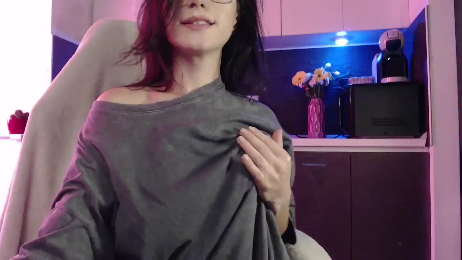 Gallery image thumbnail from Masha____'s myfreecams stream on, 10/03/2024, 11:08 image 15 of 20