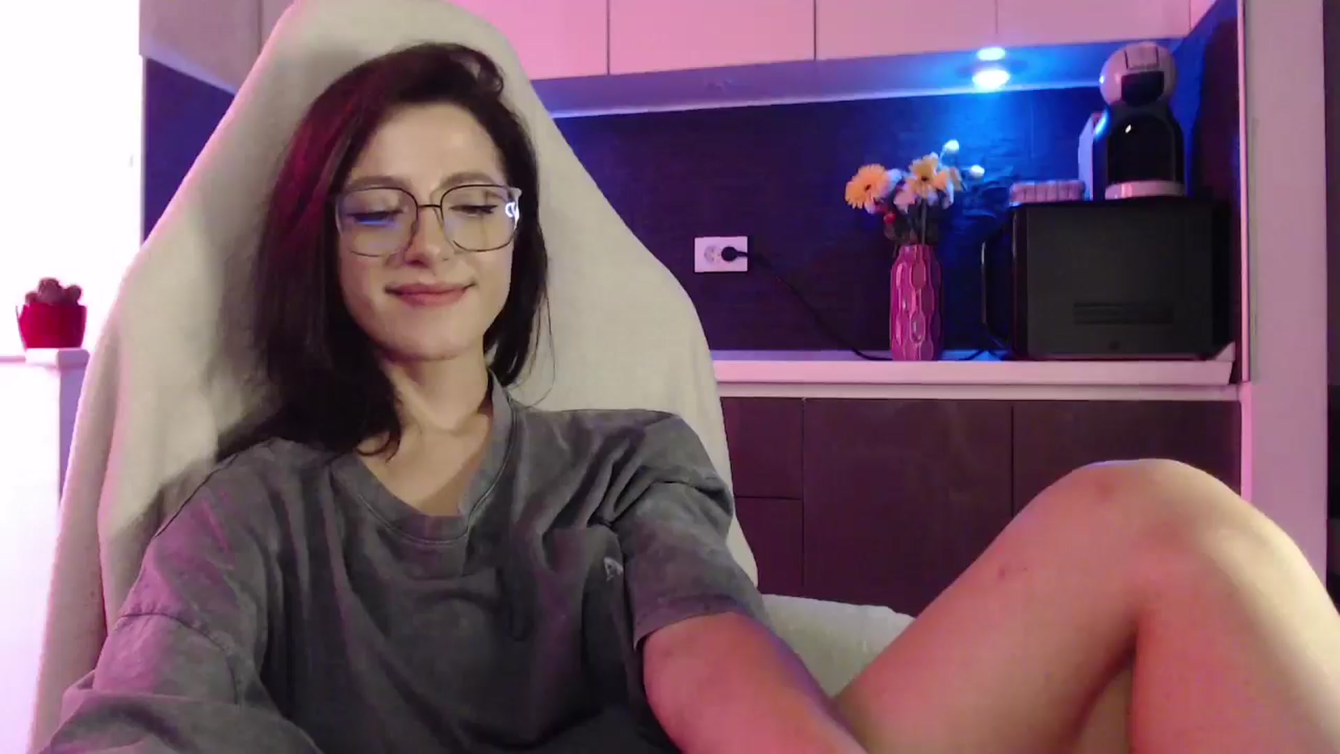 Gallery image thumbnail from Masha____'s myfreecams stream on, 10/03/2024, 12:28 image 17 of 20