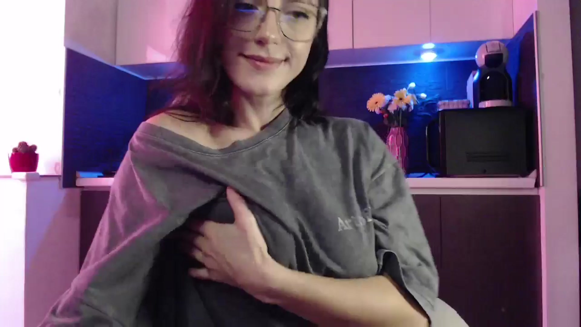 Gallery image thumbnail from Masha____'s myfreecams stream on, 10/03/2024, 12:28 image 5 of 20
