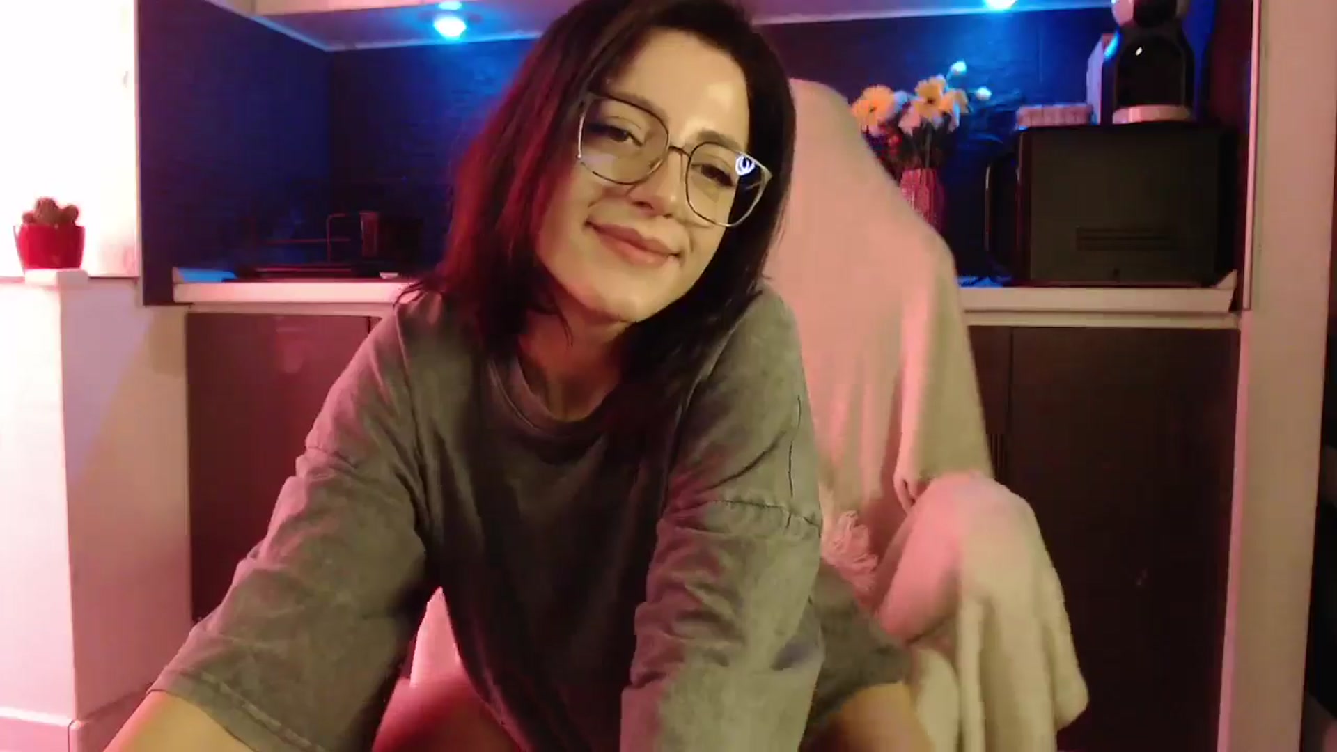 Gallery image thumbnail from Masha____'s myfreecams stream on, 10/03/2024, 12:28 image 7 of 20