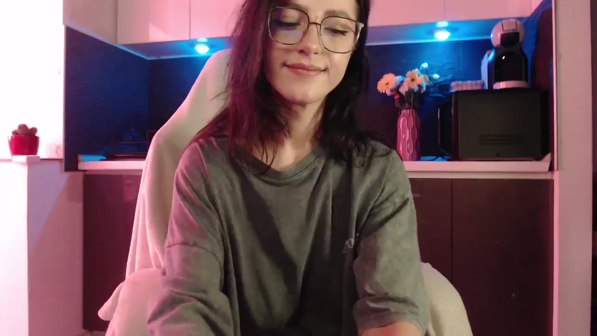 Gallery image thumbnail from Masha____'s myfreecams stream on, 10/03/2024, 12:28 image 14 of 20