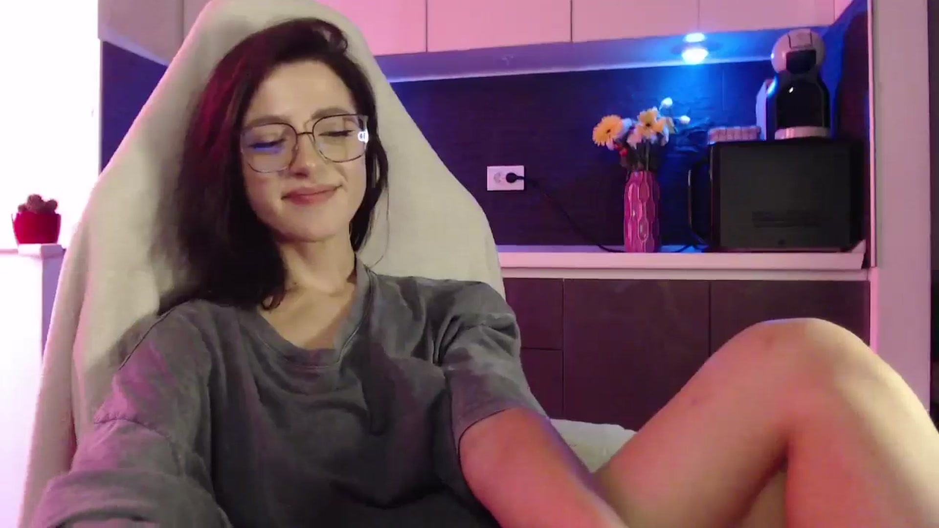 Gallery image thumbnail from Masha____'s myfreecams stream on, 10/03/2024, 12:28 image 16 of 20
