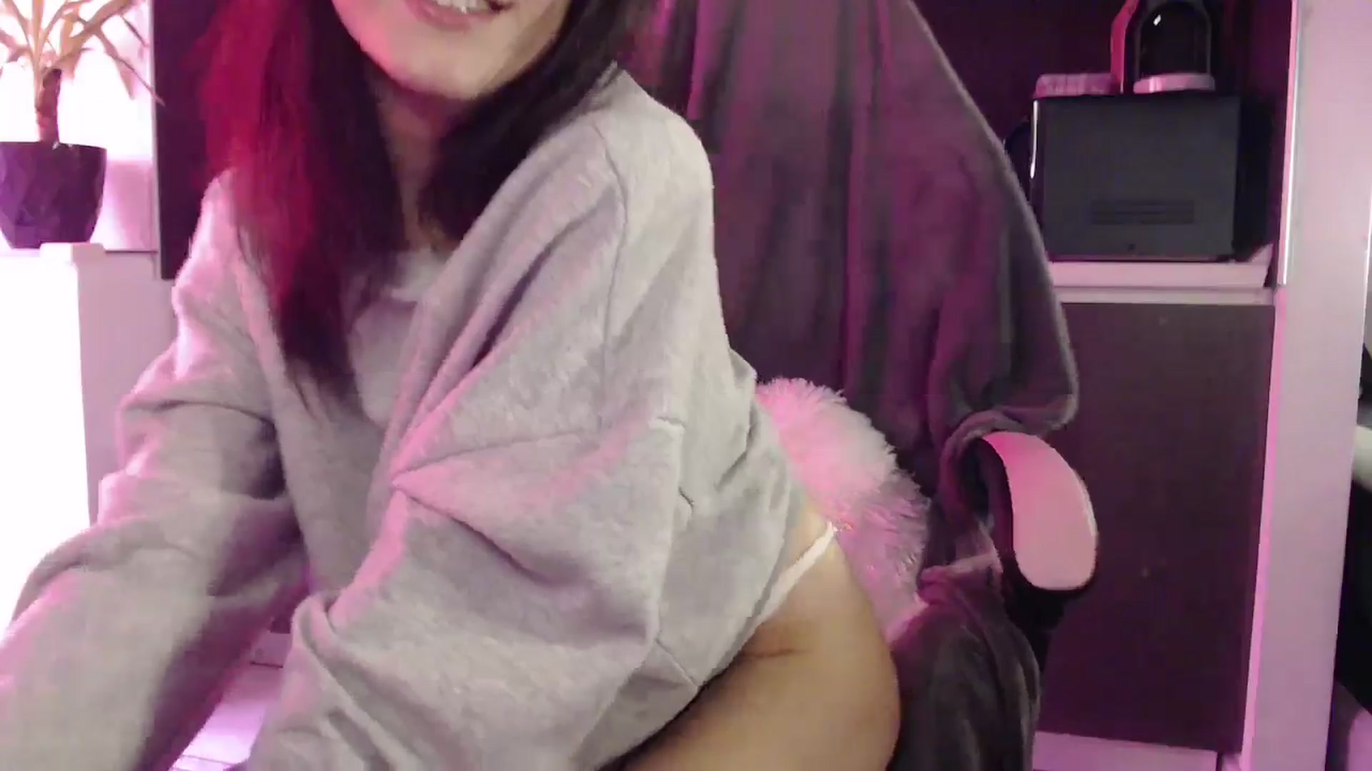 Gallery image thumbnail from Masha____'s myfreecams stream on, 10/15/2024, 09:05 image 18 of 20