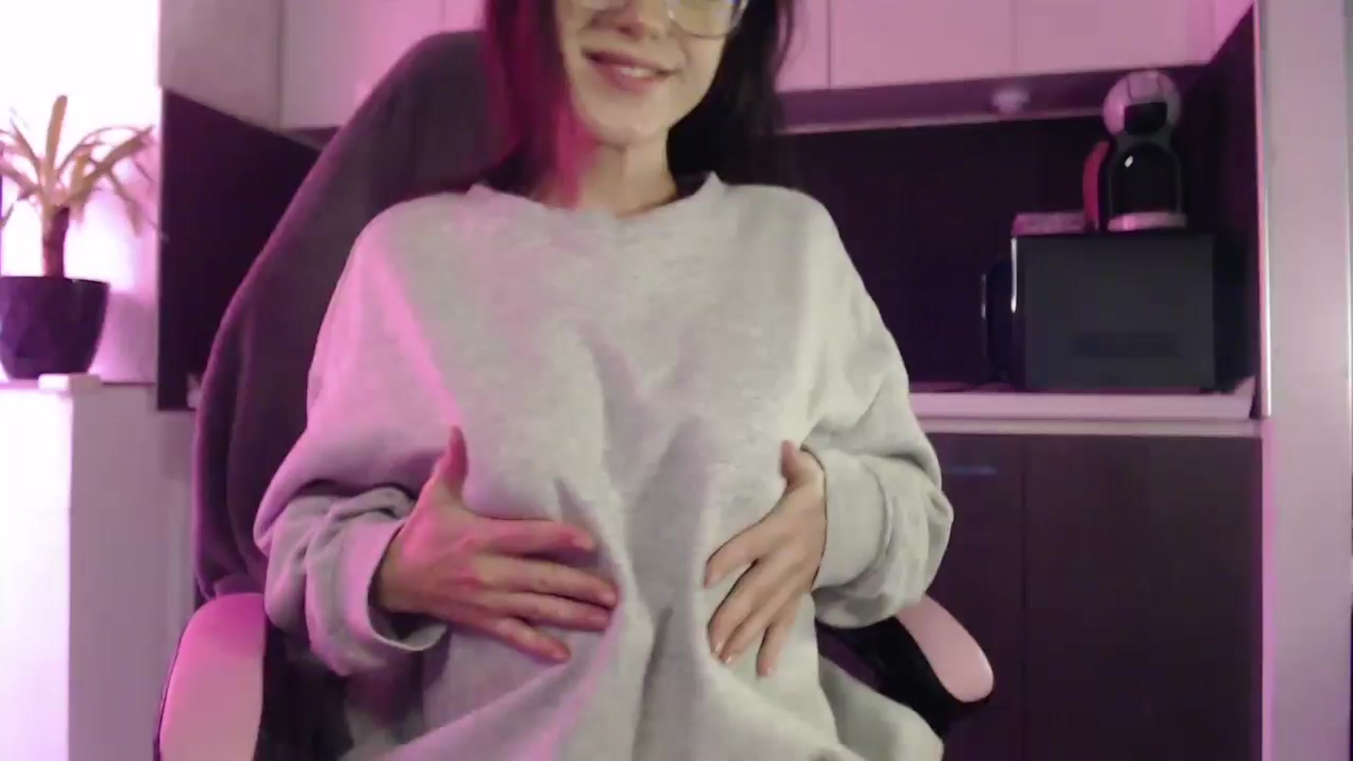 Gallery image thumbnail from Masha____'s myfreecams stream on, 10/15/2024, 10:59 image 5 of 20