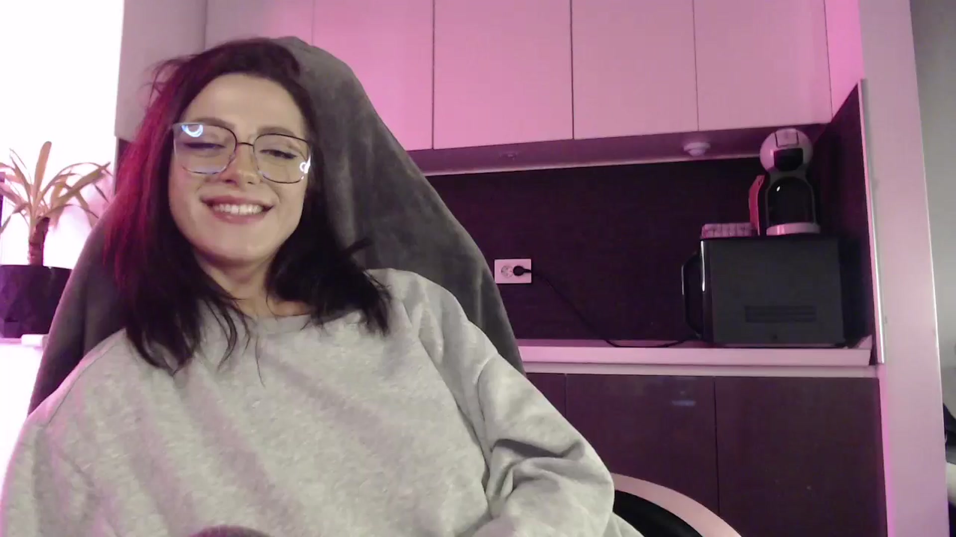 Gallery image thumbnail from Masha____'s myfreecams stream on, 10/15/2024, 12:22 image 17 of 20