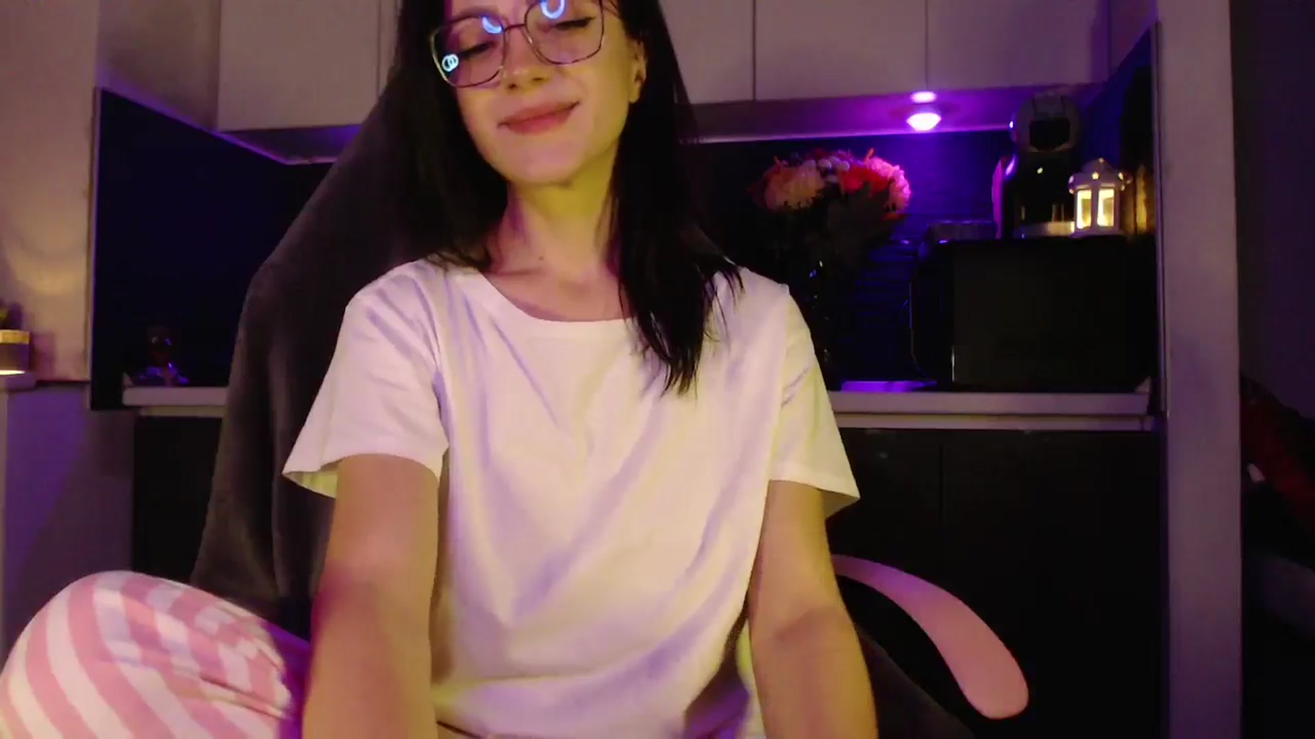 Gallery image thumbnail from Masha____'s myfreecams stream on, 10/19/2024, 24:52 image 17 of 20