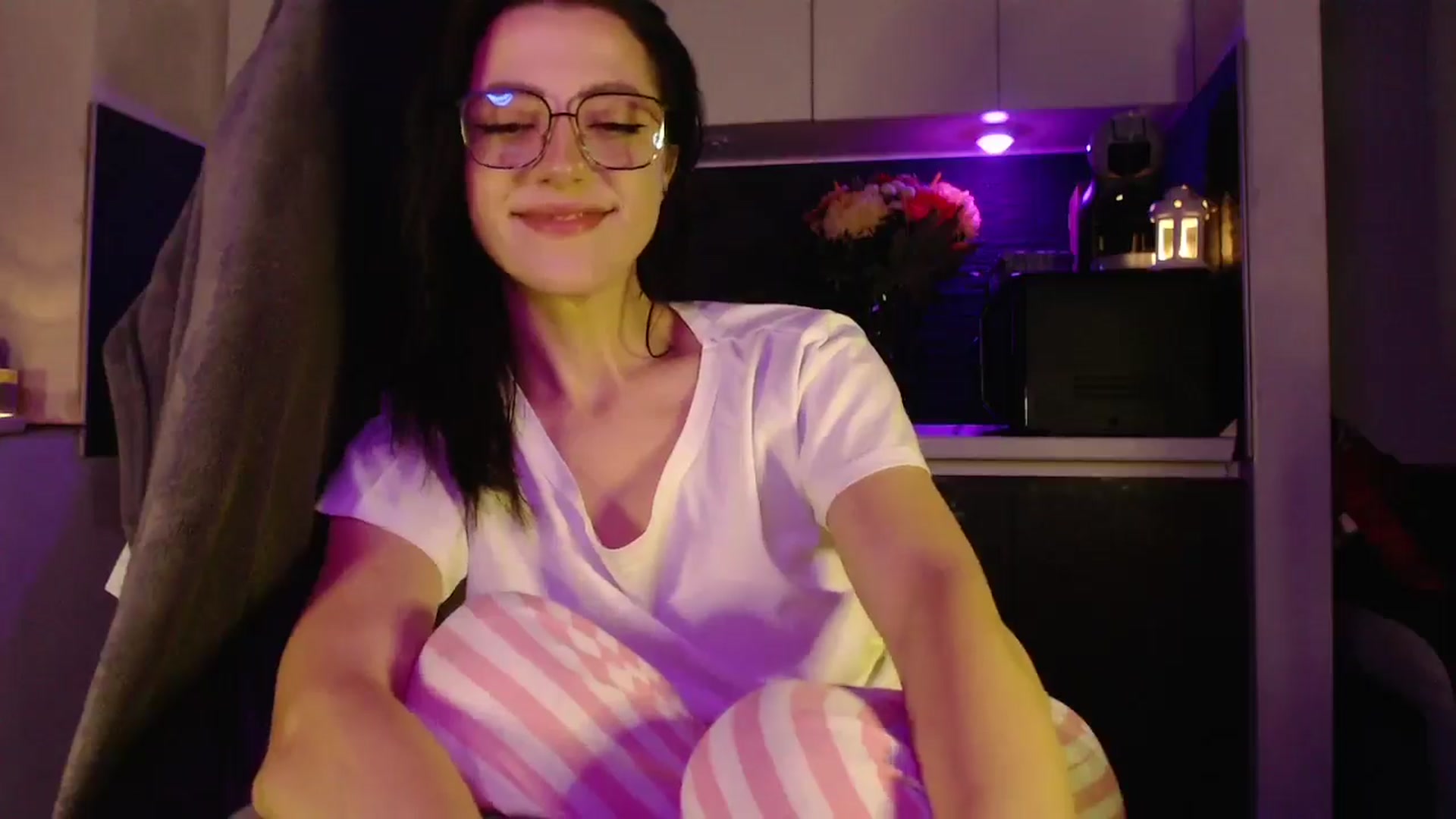 Gallery image thumbnail from Masha____'s myfreecams stream on, 10/19/2024, 24:52 image 13 of 20