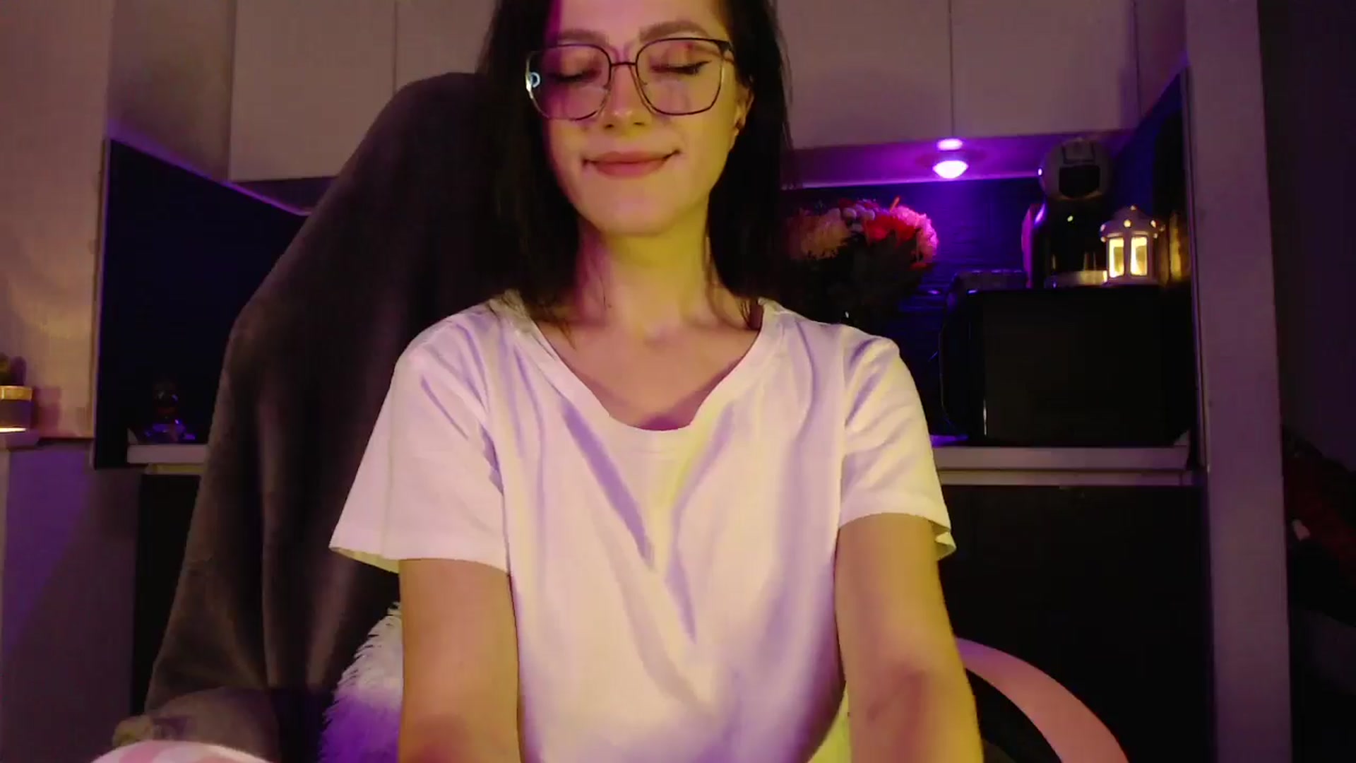 Gallery image thumbnail from Masha____'s myfreecams stream on, 10/19/2024, 24:52 image 19 of 20