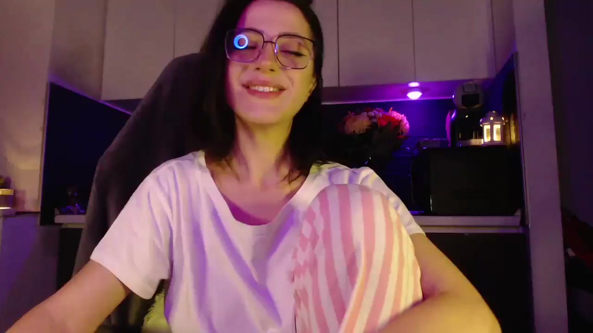 Gallery image thumbnail from Masha____'s myfreecams stream on, 10/19/2024, 24:52 image 20 of 20