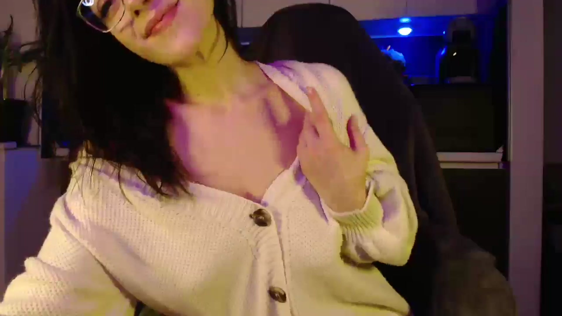 Gallery image thumbnail from Masha____'s myfreecams stream on, 10/20/2024, 24:03 image 10 of 20