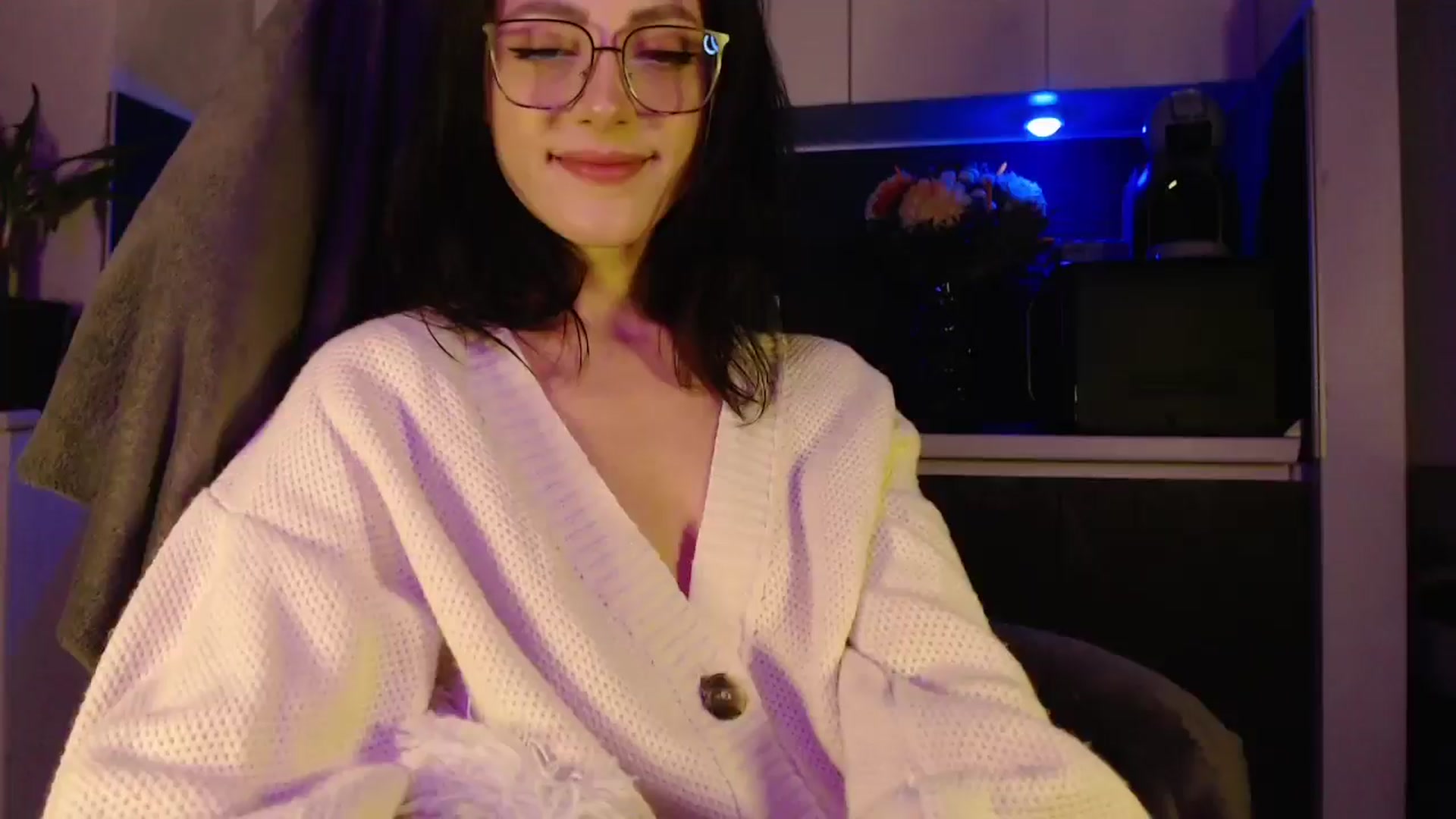 Gallery image thumbnail from Masha____'s myfreecams stream on, 10/20/2024, 24:03 image 14 of 20