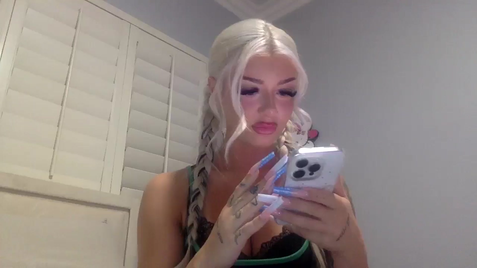 Gallery image thumbnail from Masonblu's myfreecams stream on, 11/17/2025, 06:44 image 11 of 20