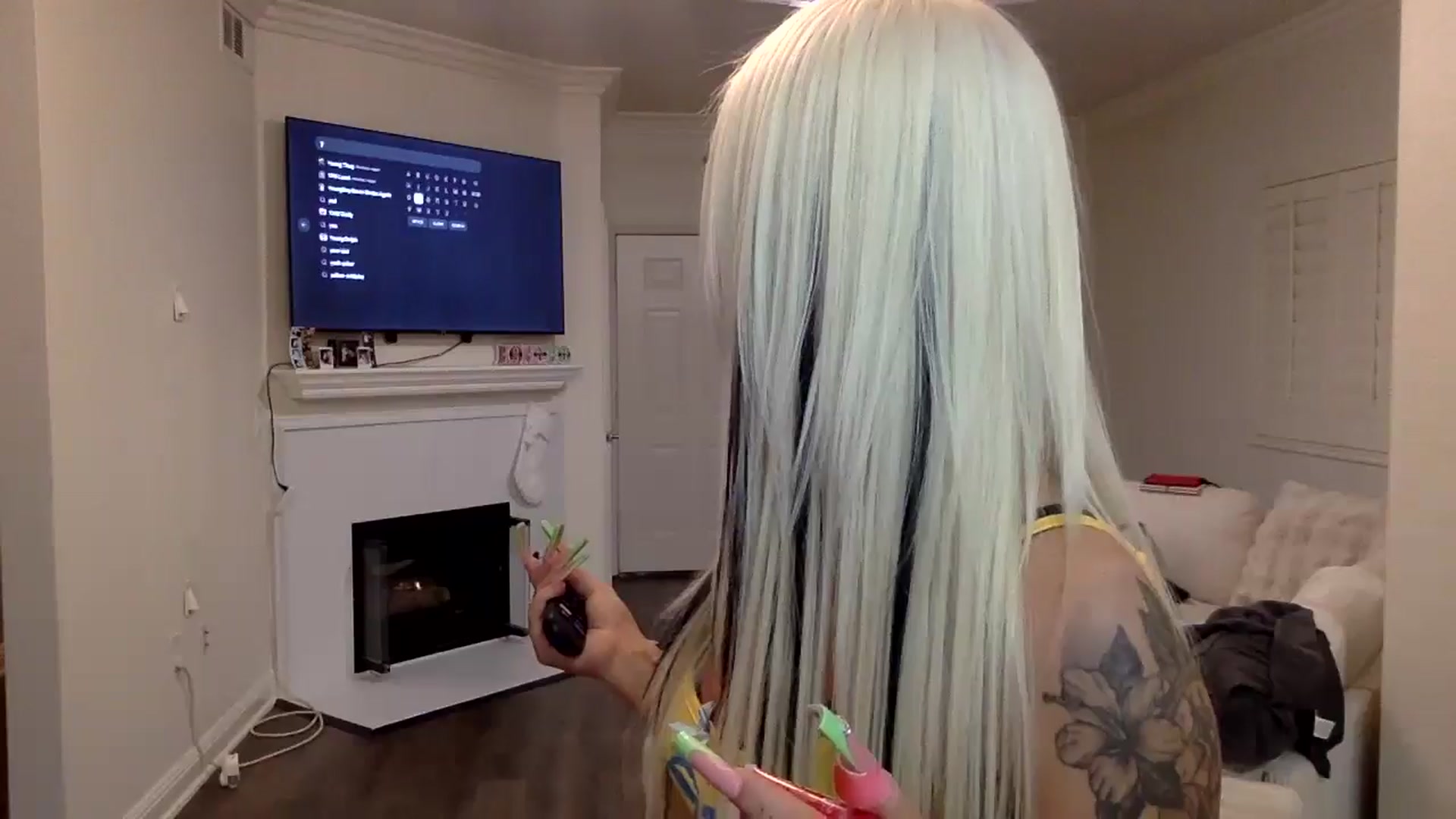 Gallery image thumbnail from Masonblu's myfreecams stream on, 12/17/2025, 08:29 image 19 of 20