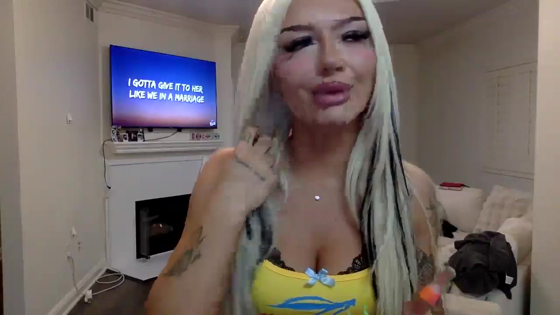 Gallery image thumbnail from Masonblu's myfreecams stream on, 12/17/2025, 08:29 image 9 of 20