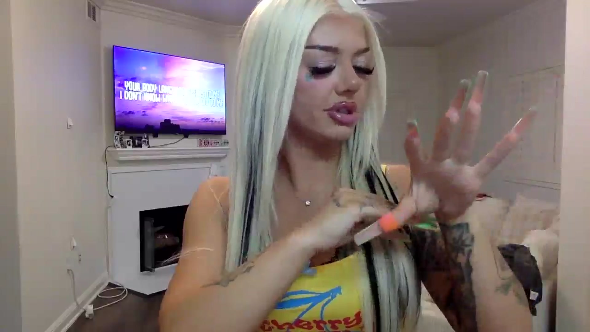 Gallery image thumbnail from Masonblu's myfreecams stream on, 12/17/2025, 08:29 image 3 of 20