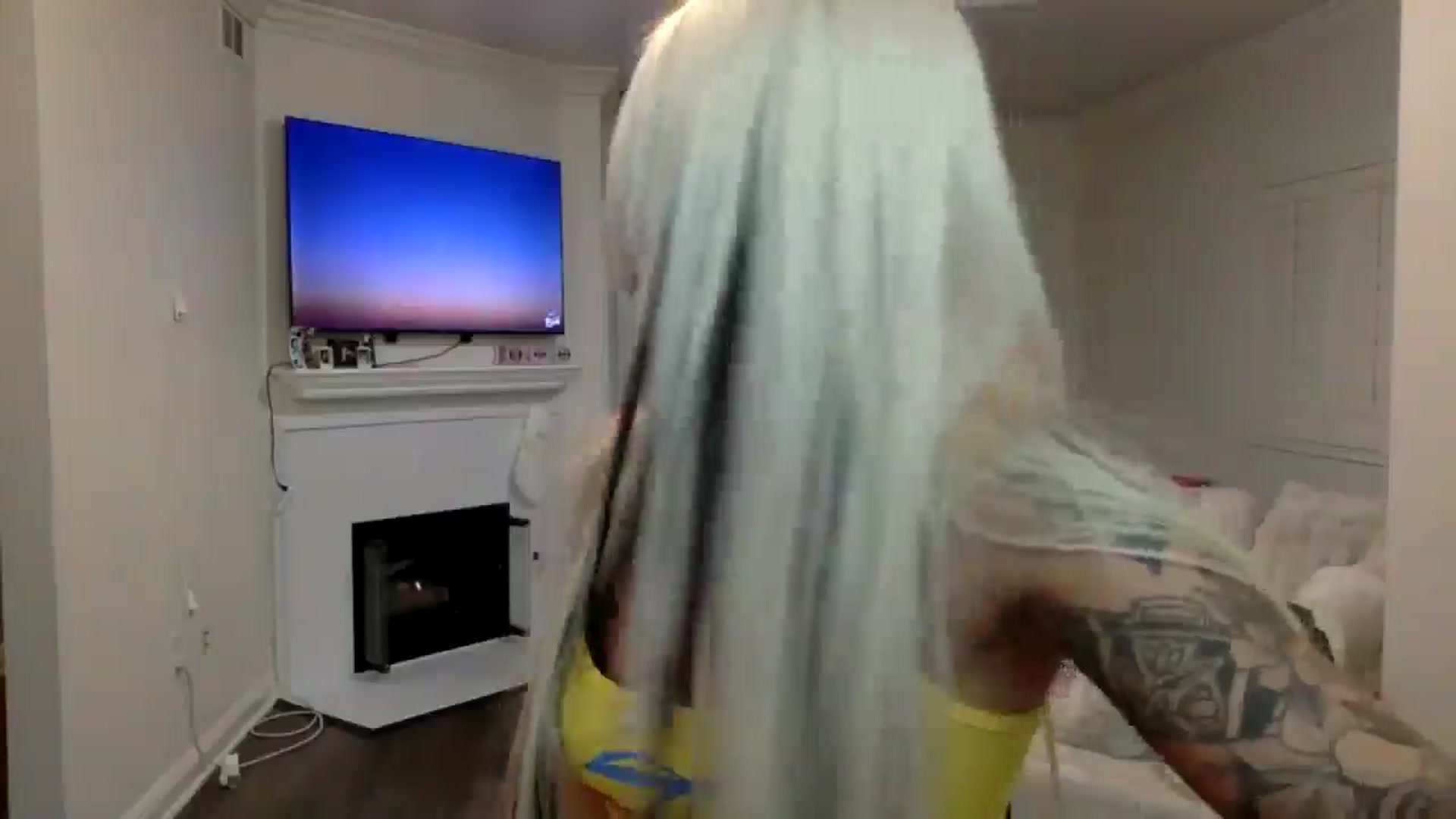 Gallery image thumbnail from Masonblu's myfreecams stream on, 12/17/2025, 08:29 image 8 of 20