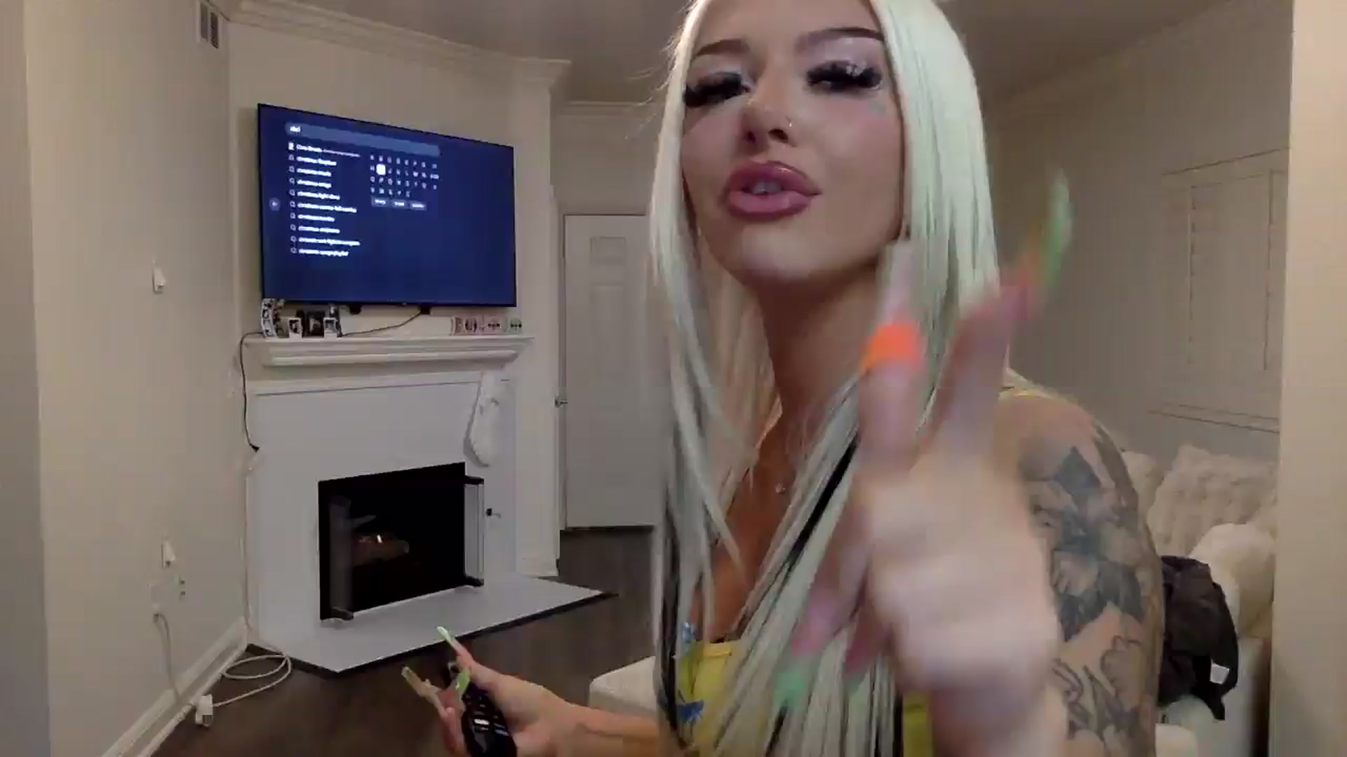 Gallery image thumbnail from Masonblu's myfreecams stream on, 12/17/2025, 08:29 image 1 of 20
