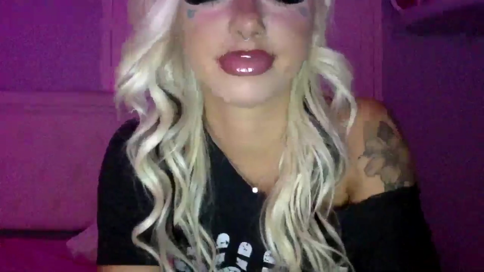 Gallery image thumbnail from Masonblu's myfreecams stream on, 05/04/2026, 07:58 image 4 of 20