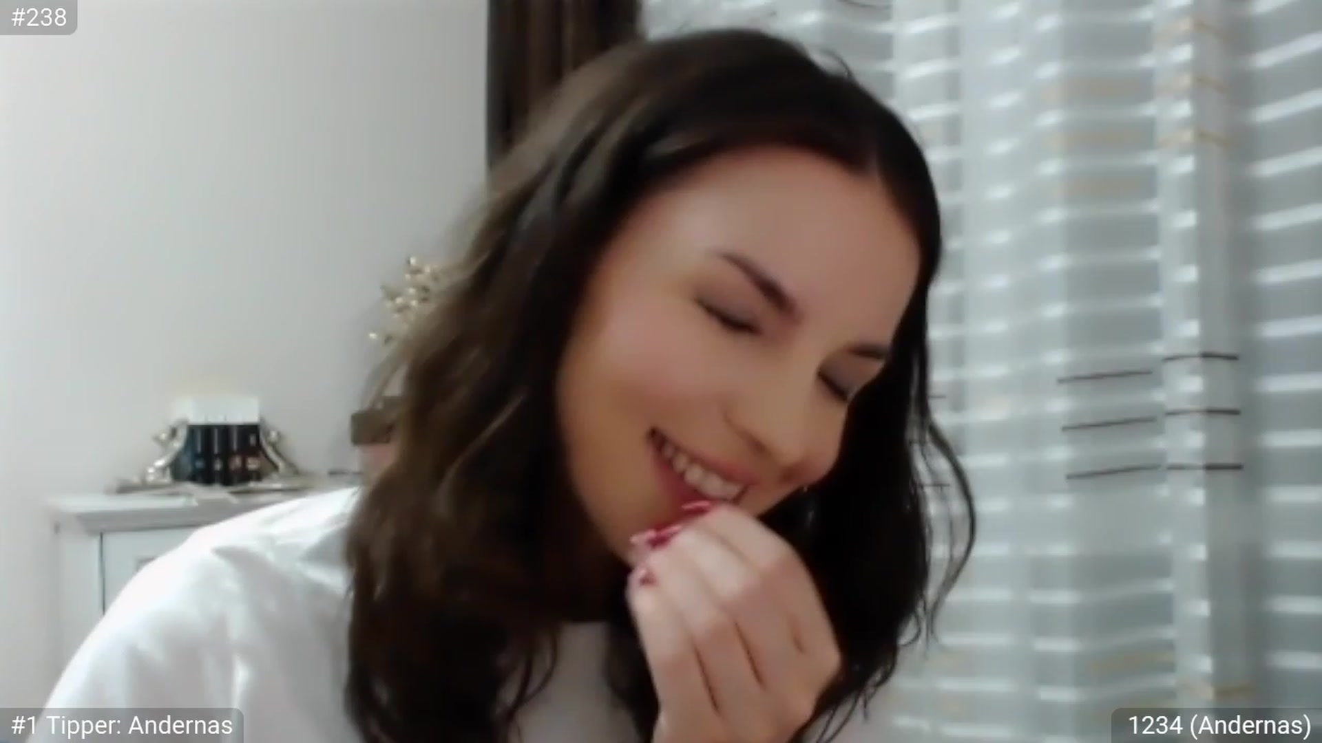 Gallery image thumbnail from MatchaGirl's myfreecams stream on, 06/18/2023, 24:52 image 15 of 20