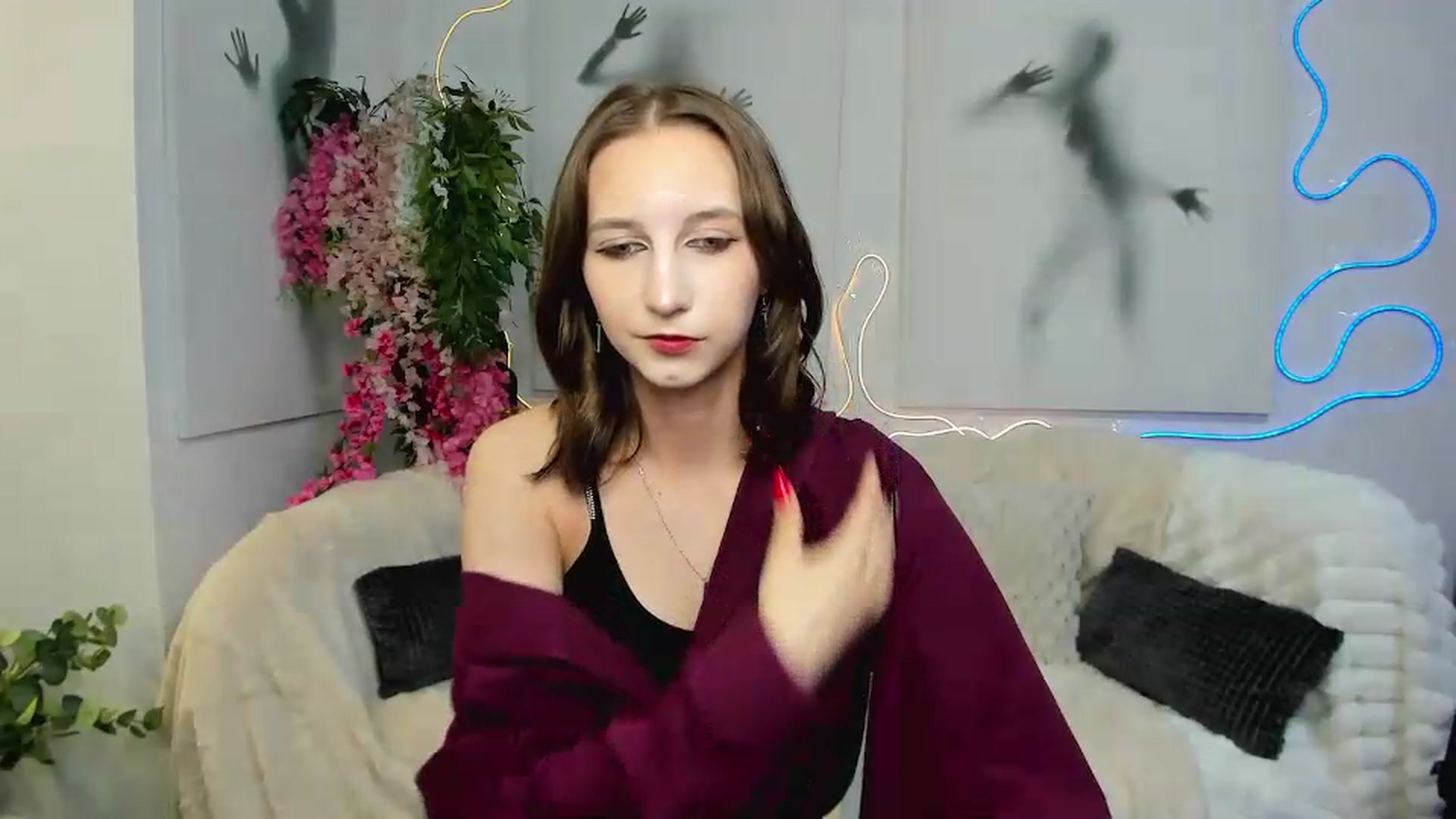 Gallery image thumbnail from Mavienne_Ly's myfreecams stream on, 06/09/2026, 07:44 image 13 of 20