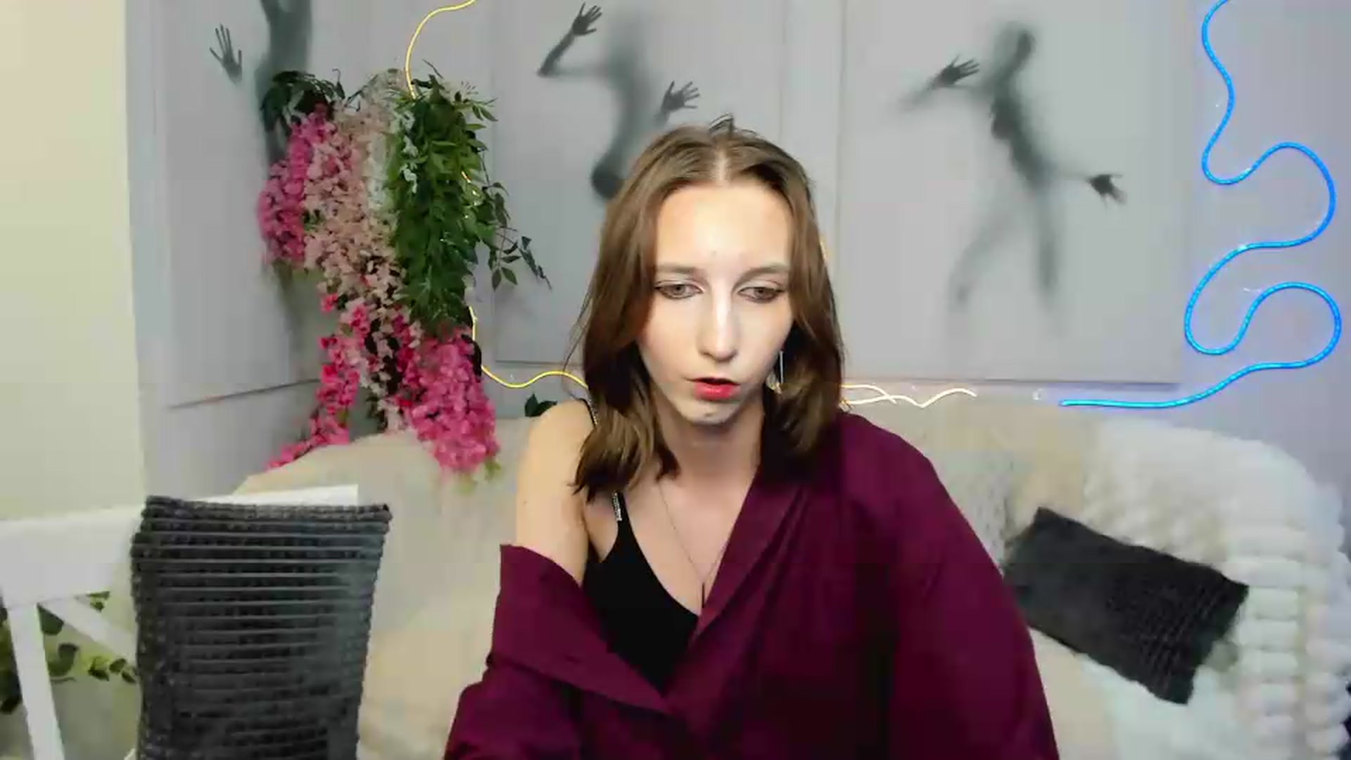 Gallery image thumbnail from Mavienne_Ly's myfreecams stream on, 06/09/2026, 11:00 image 18 of 20