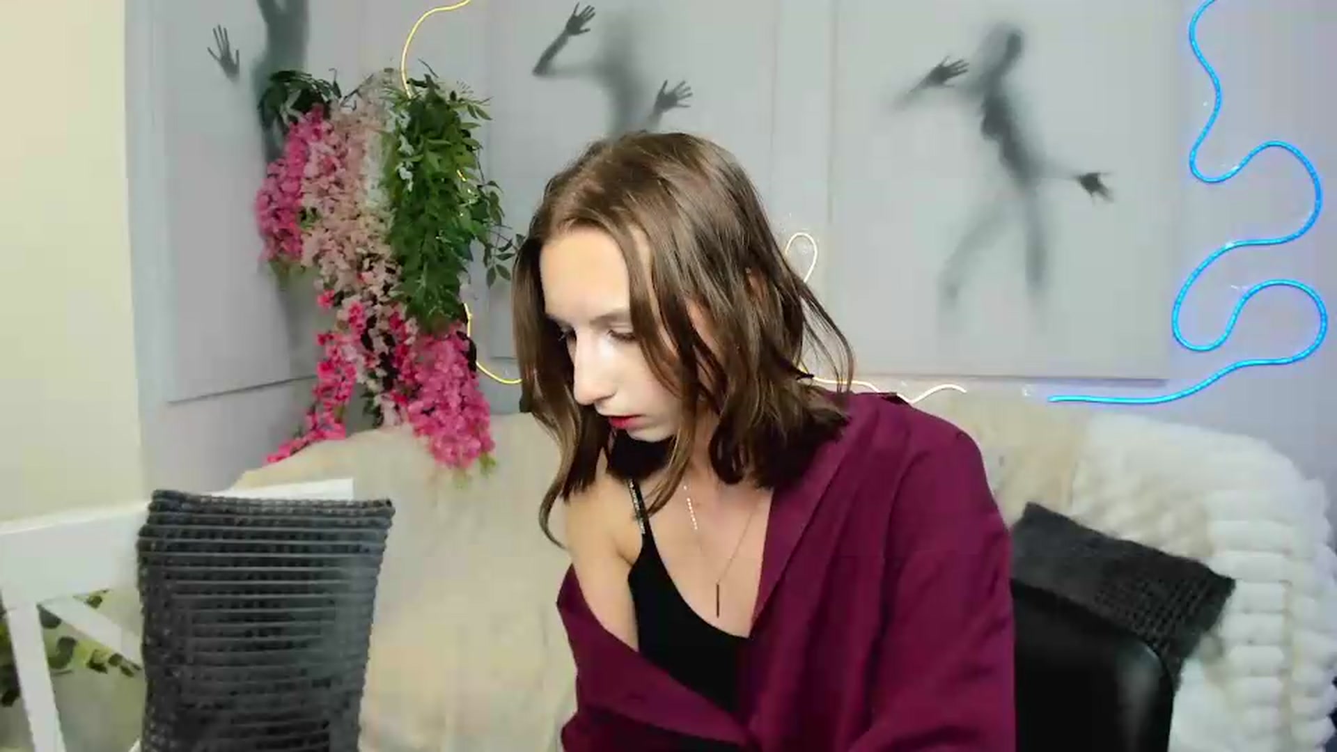Gallery image thumbnail from Mavienne_Ly's myfreecams stream on, 06/09/2026, 11:00 image 16 of 20