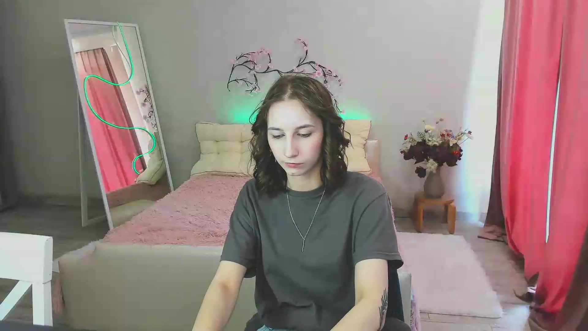 Gallery image thumbnail from Mavienne_Ly's myfreecams stream on, 06/10/2026, 12:06 image 3 of 20