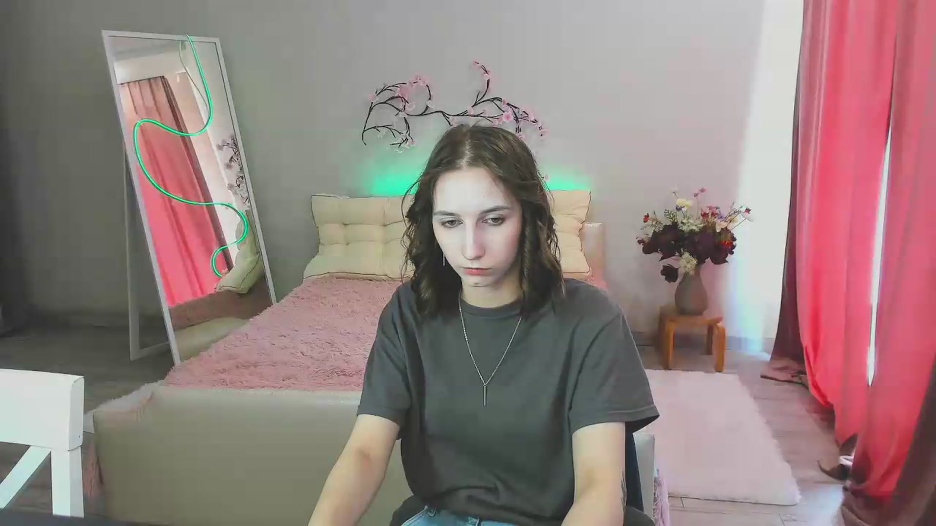 Gallery image thumbnail from Mavienne_Ly's myfreecams stream on, 06/10/2026, 12:06 image 15 of 20