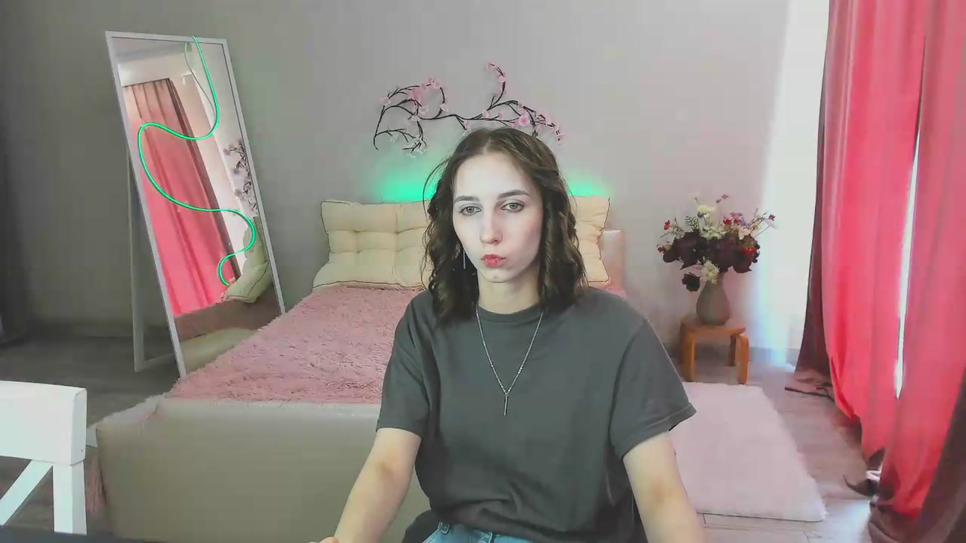Gallery image thumbnail from Mavienne_Ly's myfreecams stream on, 06/10/2026, 12:06 image 13 of 20