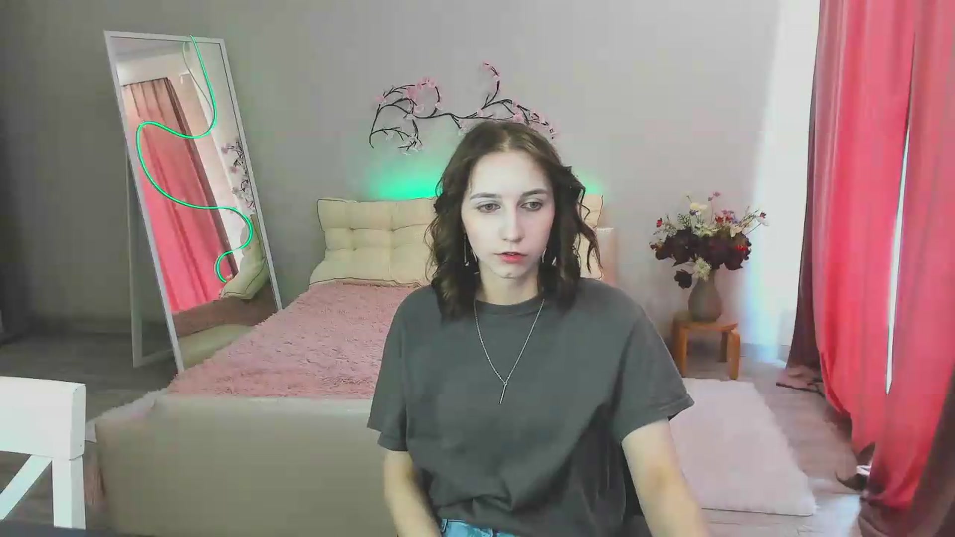 Gallery image thumbnail from Mavienne_Ly's myfreecams stream on, 06/10/2026, 12:06 image 7 of 20