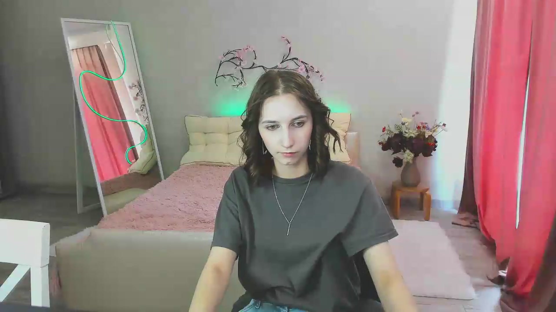 Gallery image thumbnail from Mavienne_Ly's myfreecams stream on, 06/10/2026, 12:06 image 6 of 20