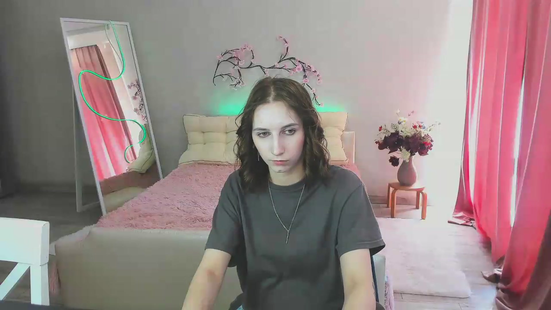 Gallery image thumbnail from Mavienne_Ly's myfreecams stream on, 06/10/2026, 13:01 image 19 of 20