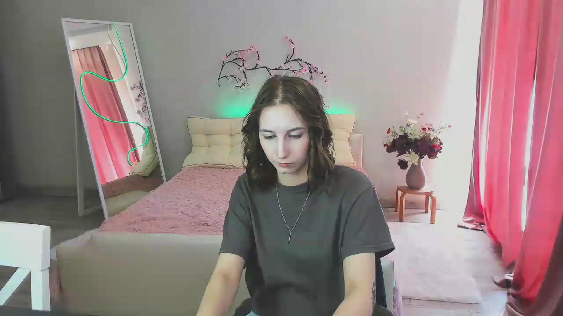 Gallery image thumbnail from Mavienne_Ly's myfreecams stream on, 06/10/2026, 13:01 image 6 of 20