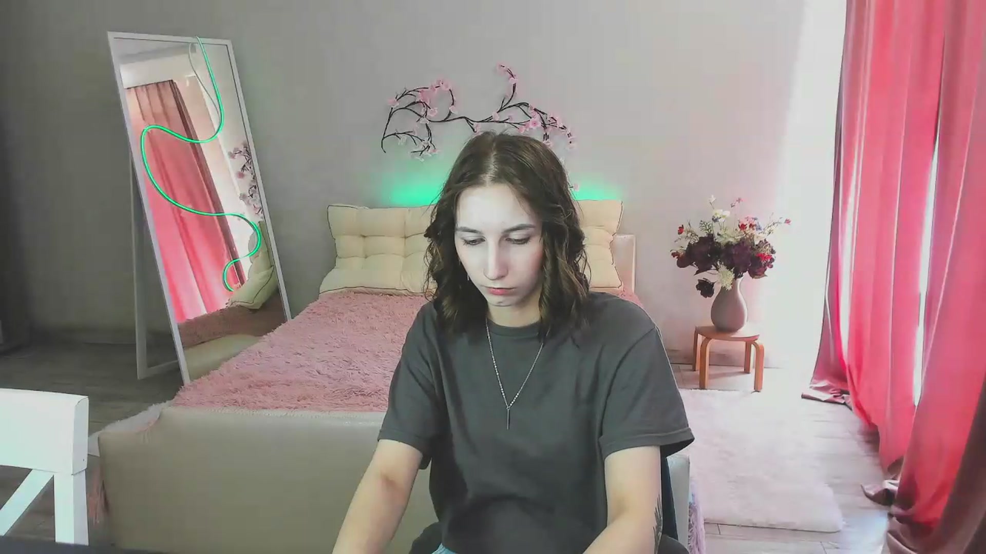 Gallery image thumbnail from Mavienne_Ly's myfreecams stream on, 06/10/2026, 13:01 image 5 of 20