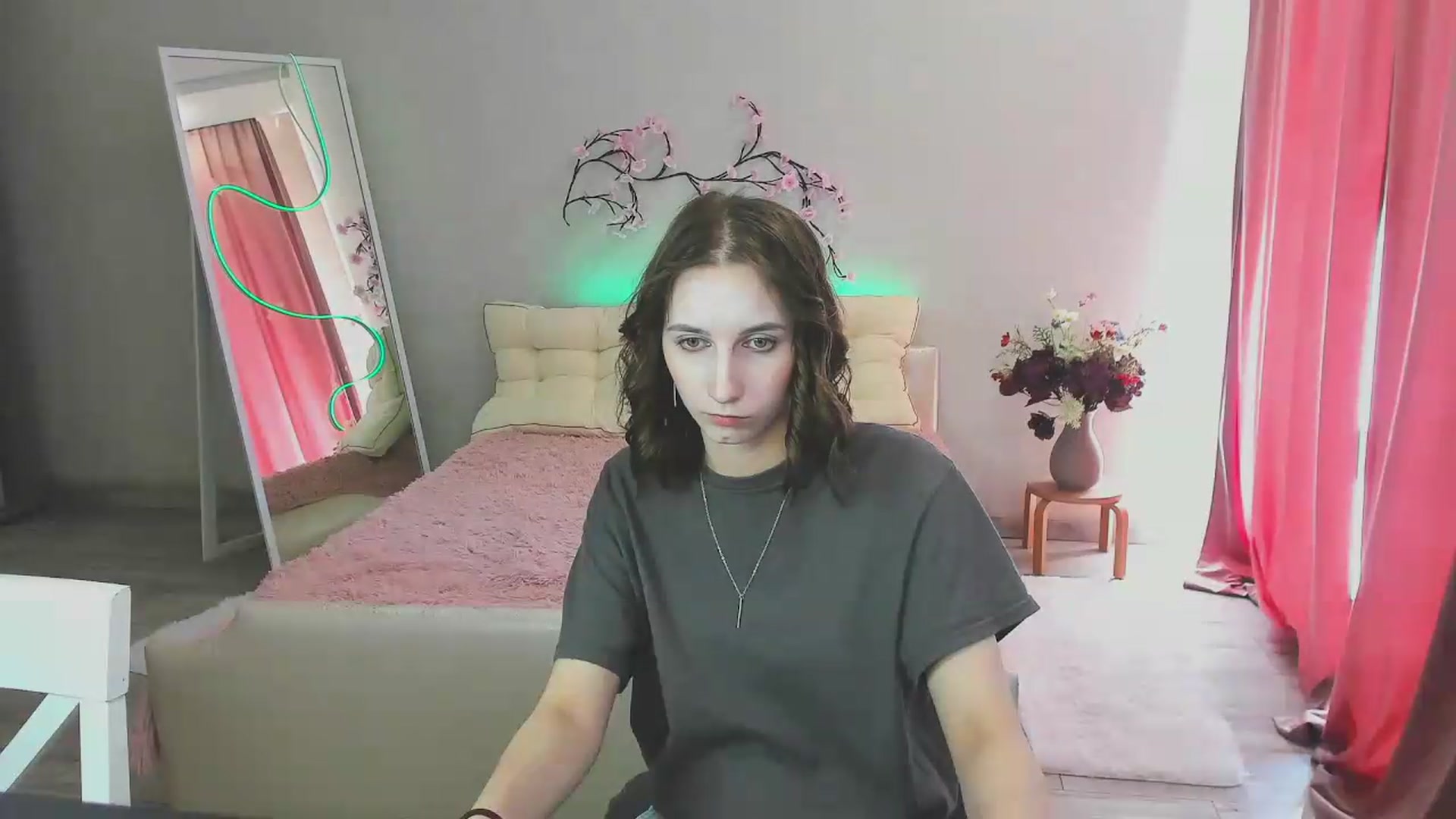 Gallery image thumbnail from Mavienne_Ly's myfreecams stream on, 06/10/2026, 13:01 image 7 of 20