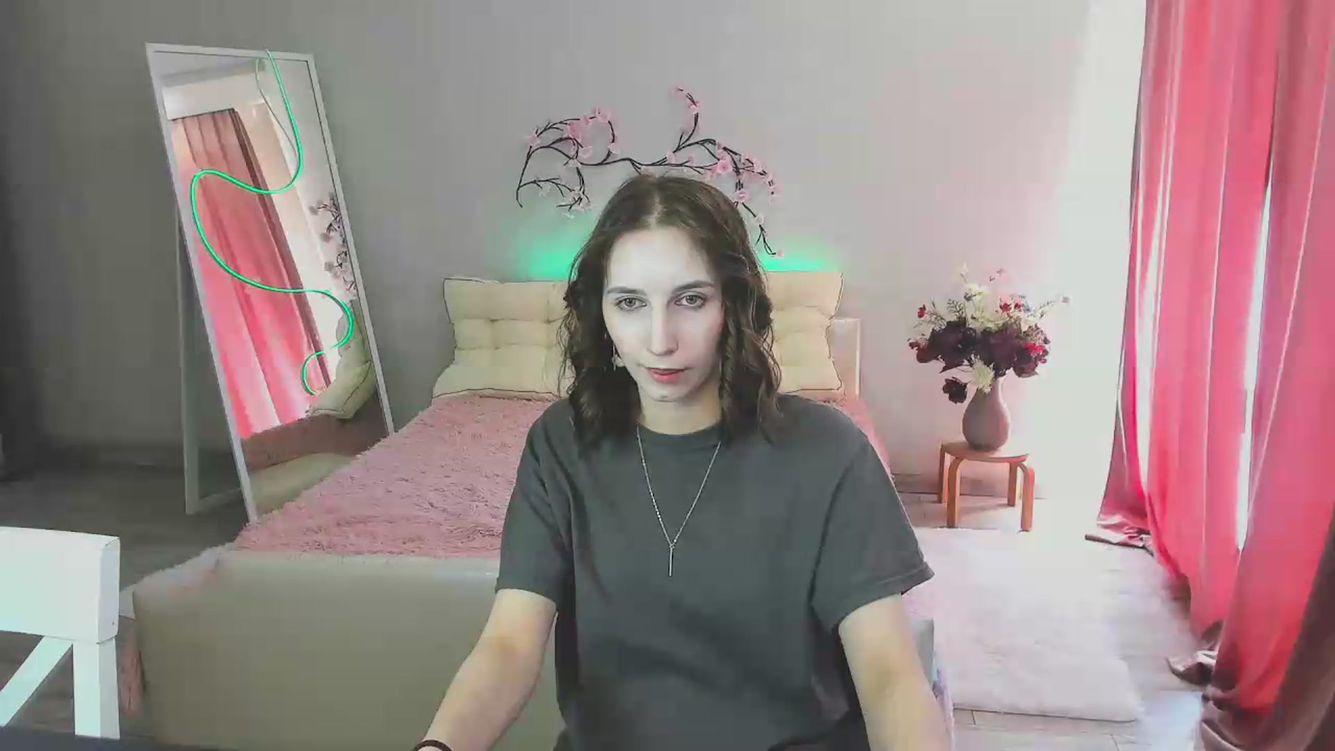 Gallery image thumbnail from Mavienne_Ly's myfreecams stream on, 06/10/2026, 13:01 image 12 of 20