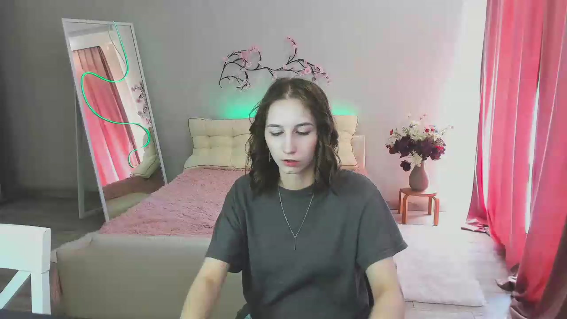 Gallery image thumbnail from Mavienne_Ly's myfreecams stream on, 06/10/2026, 13:01 image 16 of 20