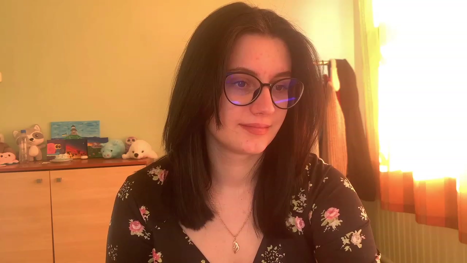 Gallery image thumbnail from Mavvka's myfreecams stream on, 04/03/2023, 15:32 image 16 of 20