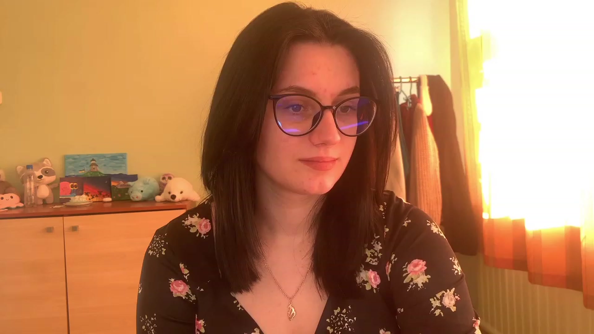 Gallery image thumbnail from Mavvka's myfreecams stream on, 04/03/2023, 15:32 image 12 of 20