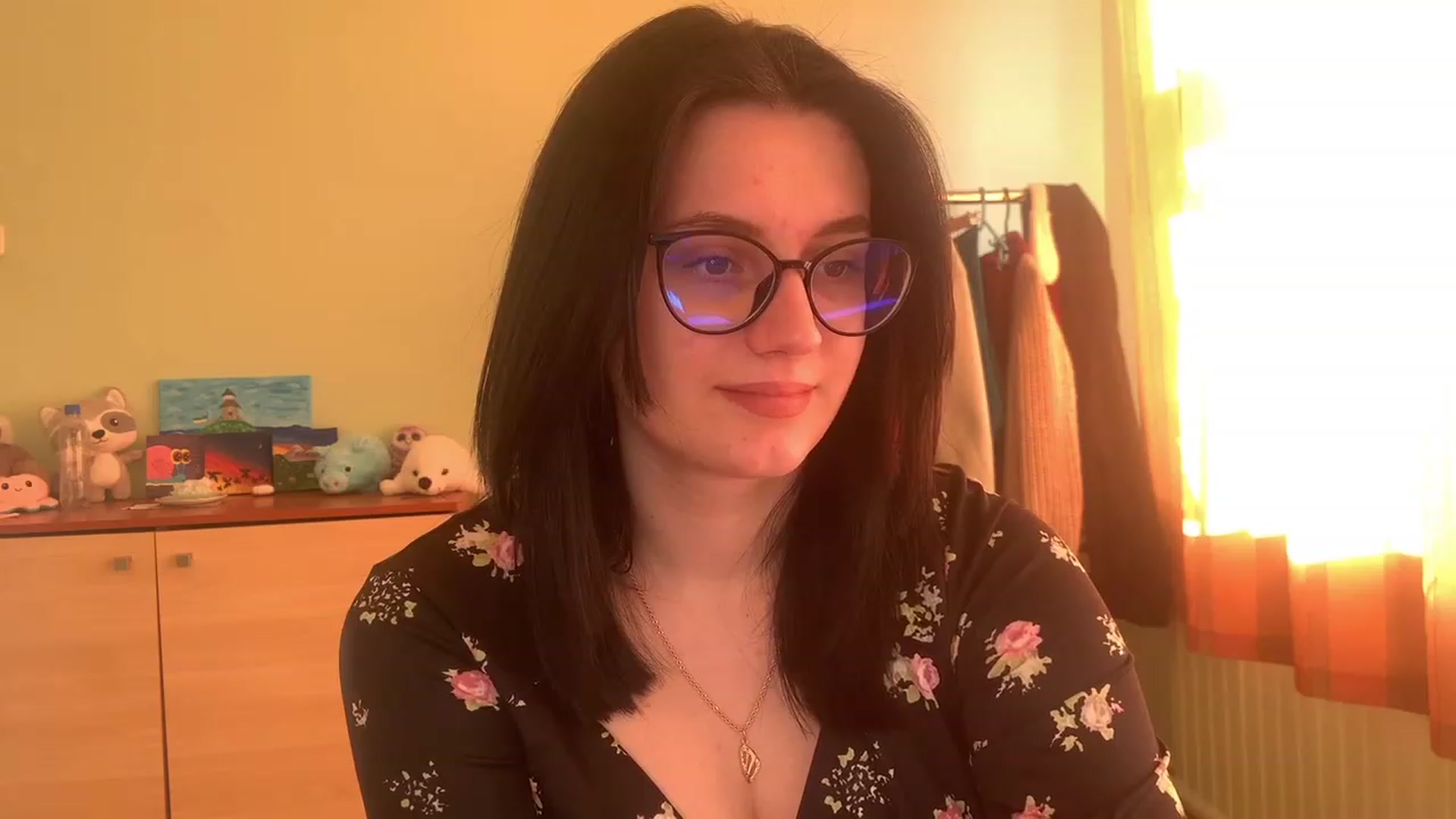 Gallery image thumbnail from Mavvka's myfreecams stream on, 04/03/2023, 15:32 image 13 of 20